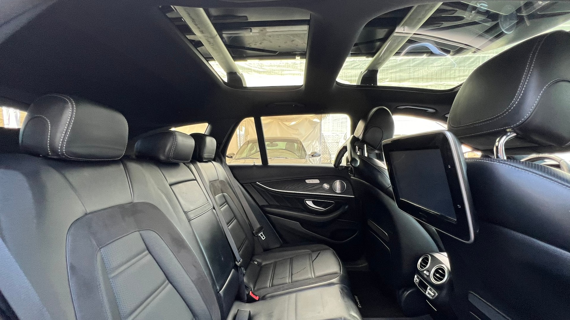 MERCEDES-BENZ E 53 AMG 4MATIC 9G-TRONIC BLACK l 435 PS-image-26
