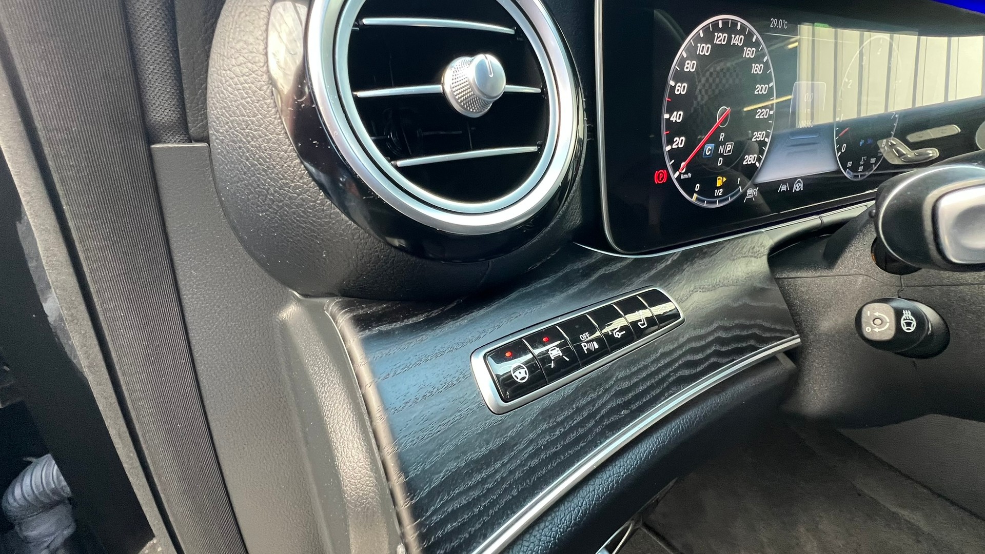 MERCEDES-BENZ E 53 AMG 4MATIC 9G-TRONIC BLACK l 435 PS-image-20