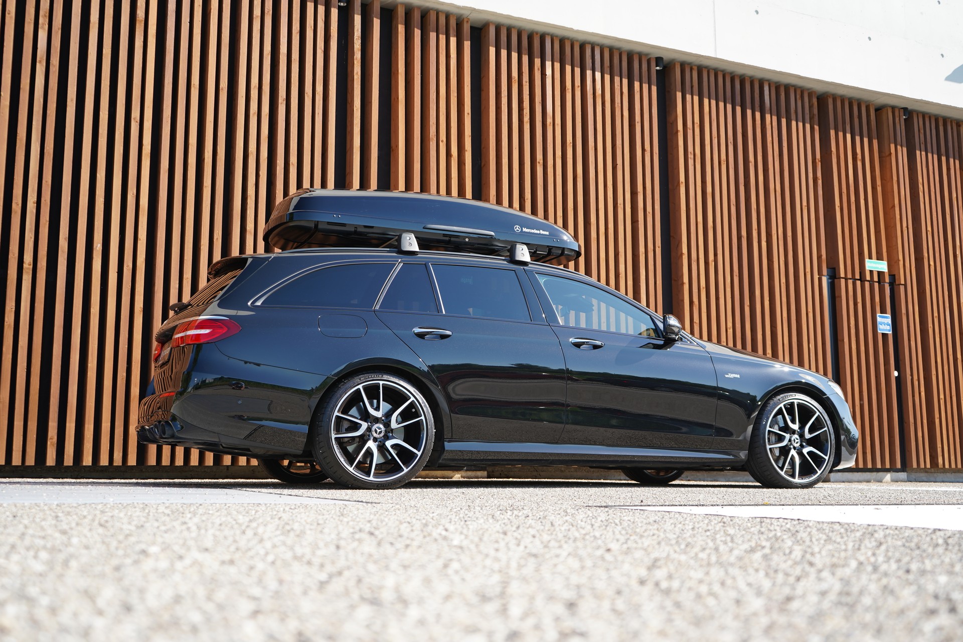 MERCEDES-BENZ E 53 AMG 4MATIC 9G-TRONIC BLACK l 435 PS-image-4