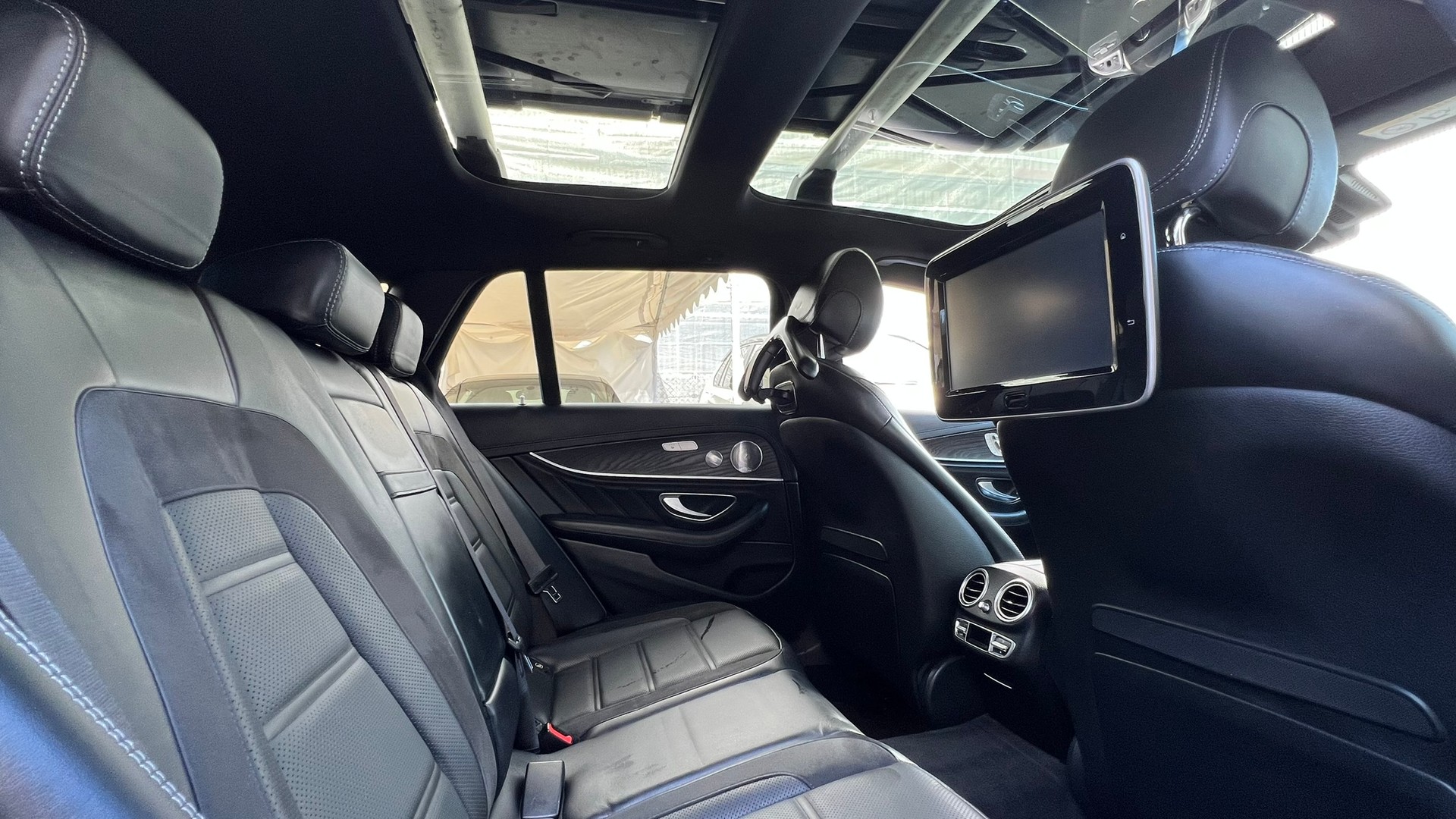 MERCEDES-BENZ E 53 AMG 4MATIC 9G-TRONIC BLACK l 435 PS-image-28