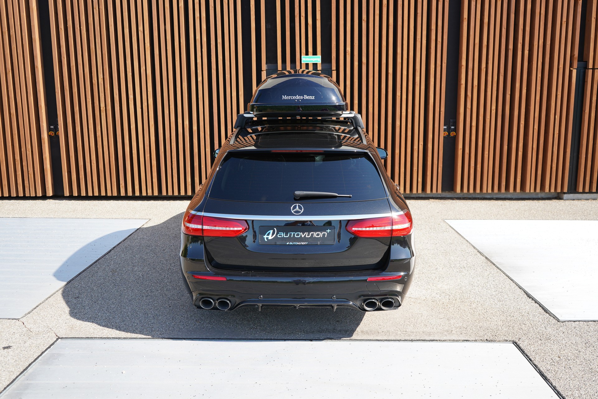MERCEDES-BENZ E 53 AMG 4MATIC 9G-TRONIC BLACK l 435 PS-image-12