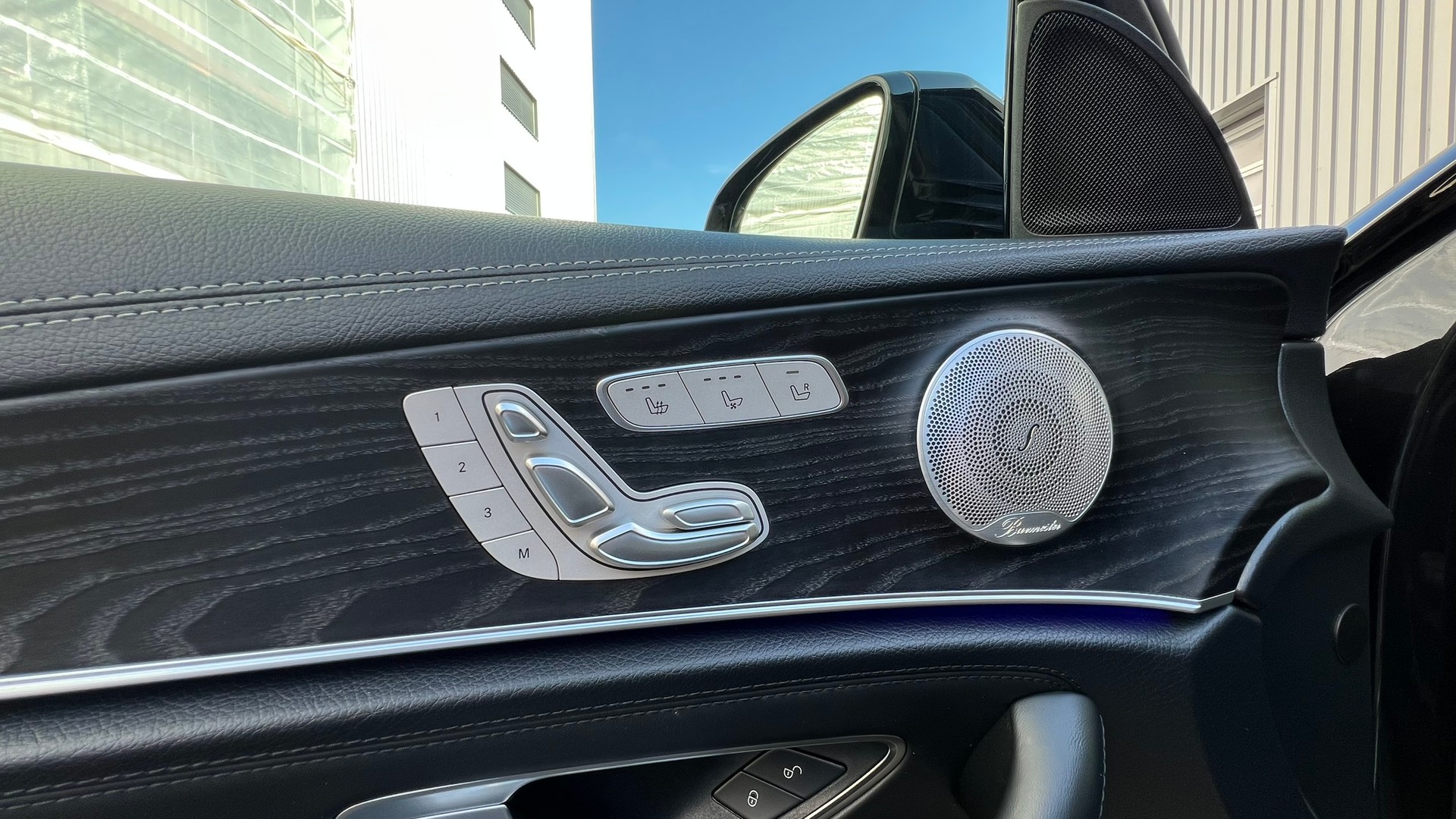 MERCEDES-BENZ E 53 AMG 4MATIC 9G-TRONIC BLACK l 435 PS-image-21