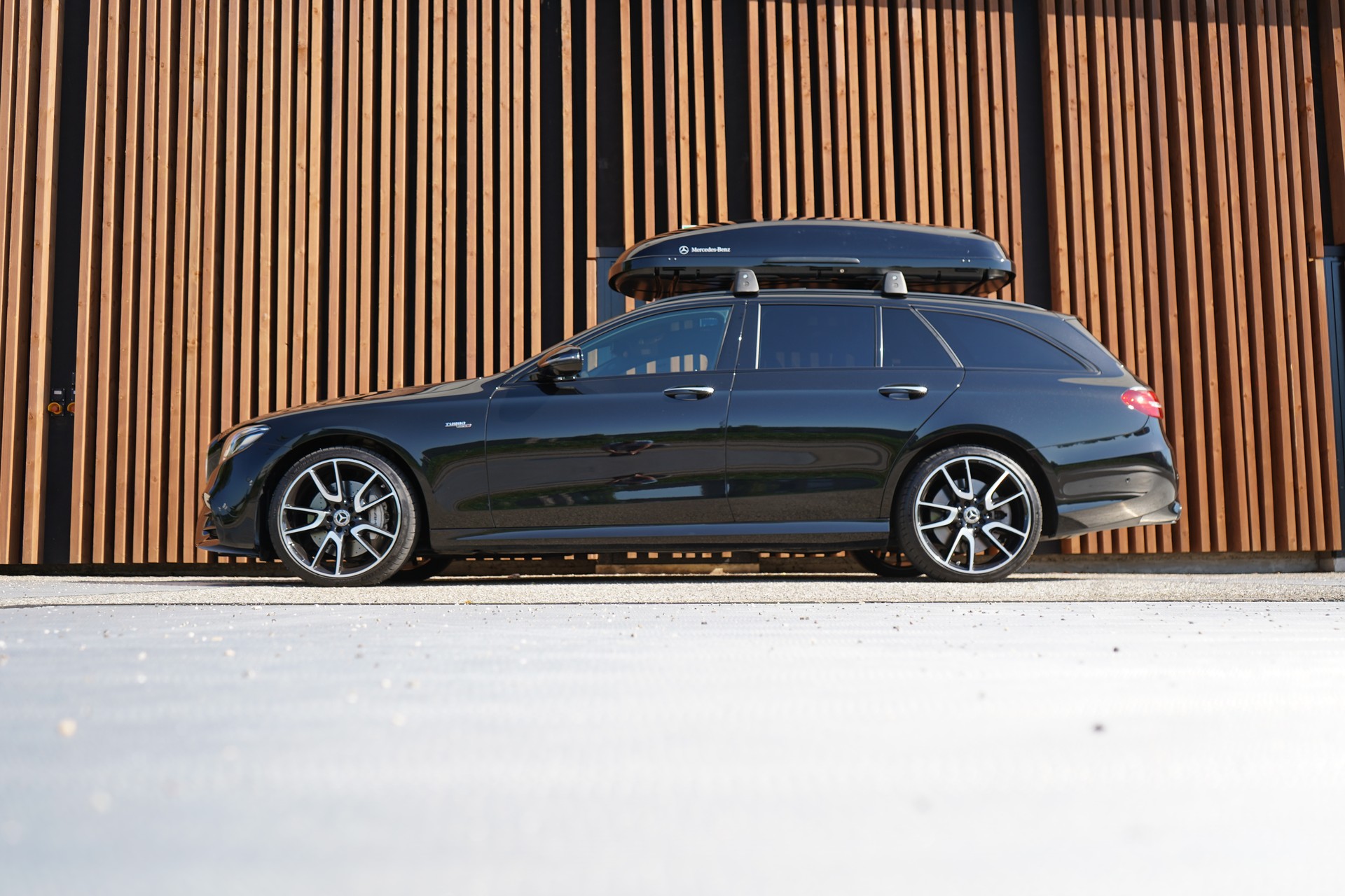 MERCEDES-BENZ E 53 AMG 4MATIC 9G-TRONIC BLACK l 435 PS-image-1