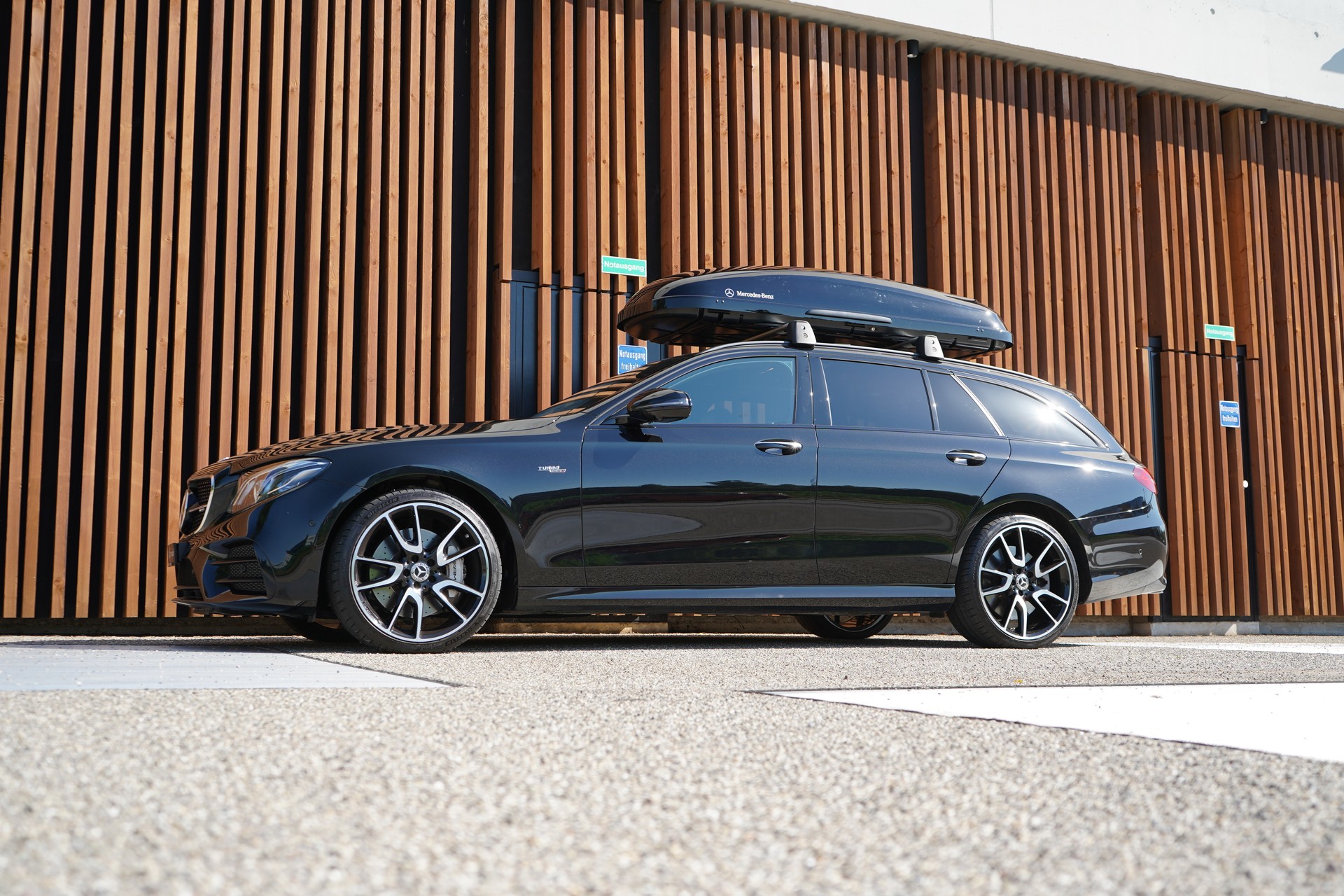 MERCEDES-BENZ E 53 AMG 4MATIC 9G-TRONIC BLACK l 435 PS-image-8