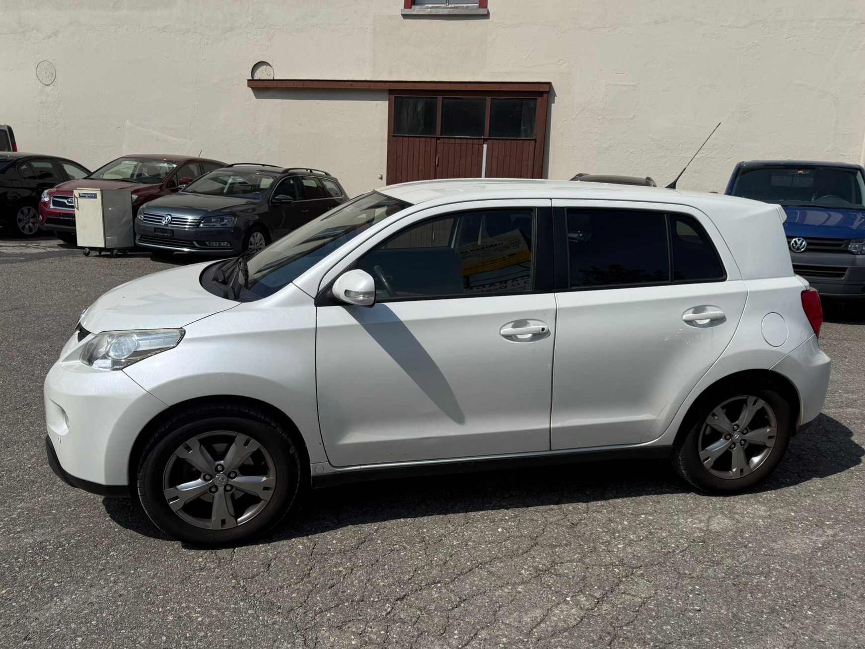 TOYOTA UrbanCruiser 1.4 D-4D Linea Sol 4WD-image-5