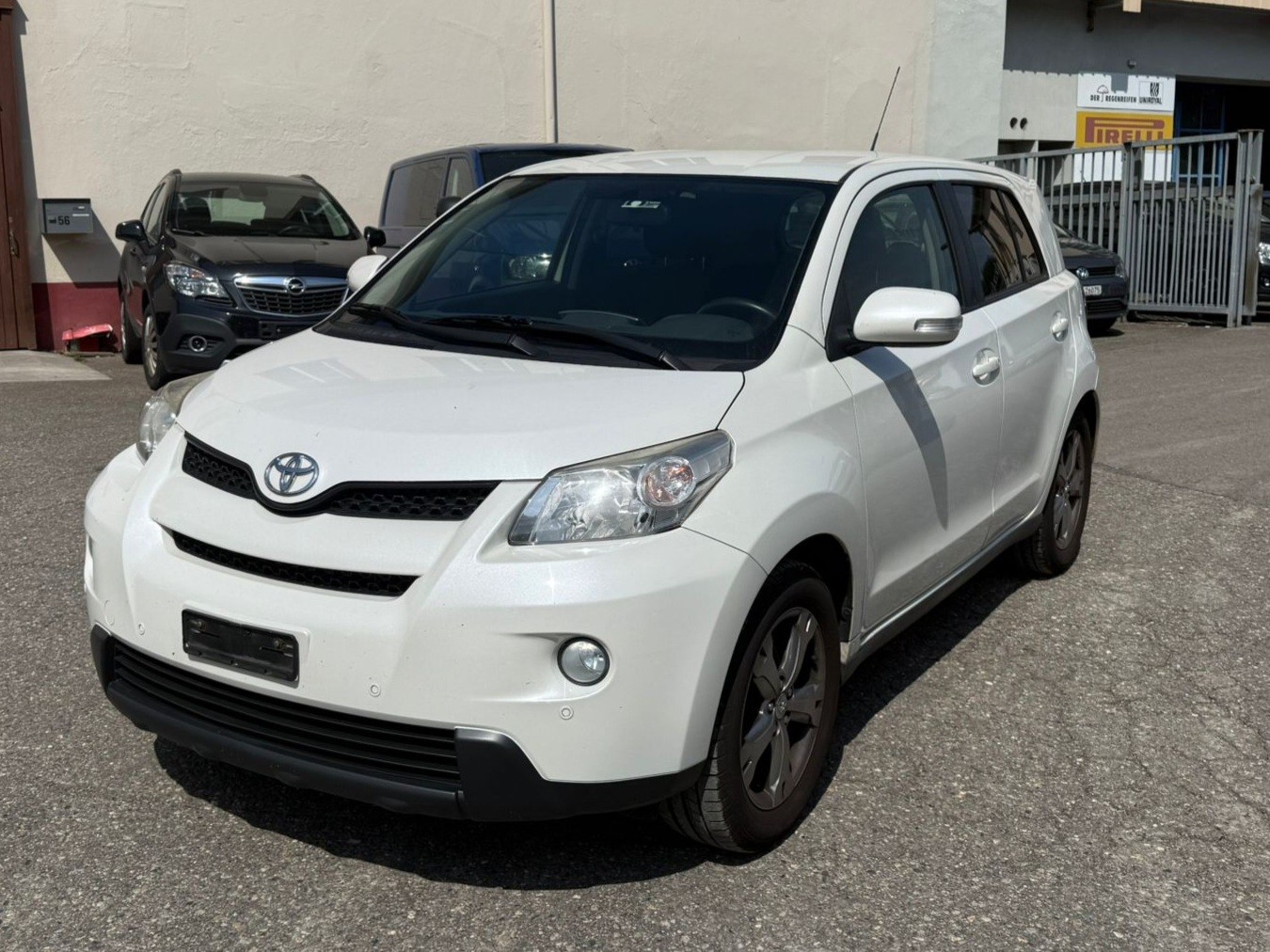 TOYOTA UrbanCruiser 1.4 D-4D Linea Sol 4WD-image-1
