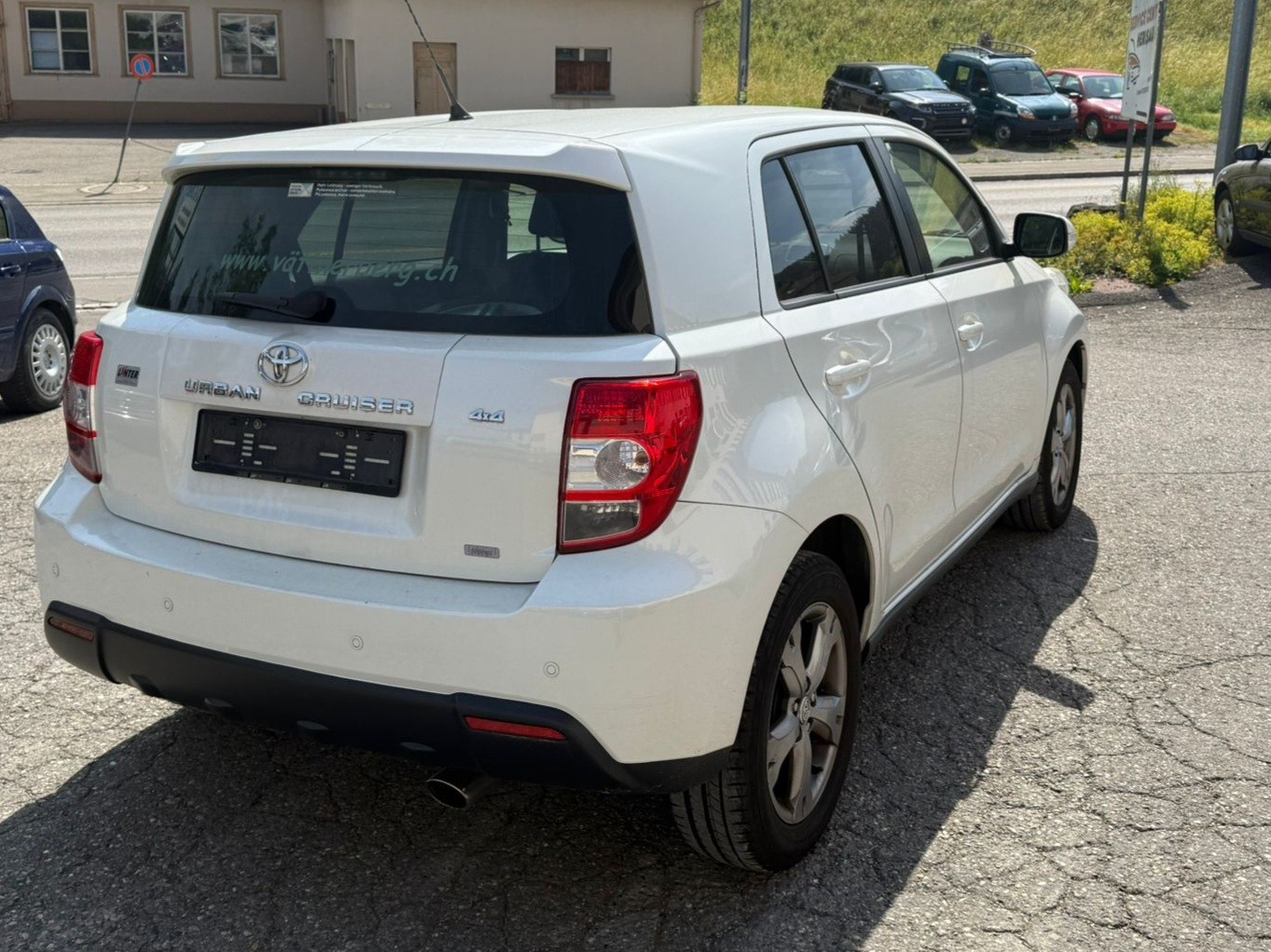 TOYOTA UrbanCruiser 1.4 D-4D Linea Sol 4WD-image-3