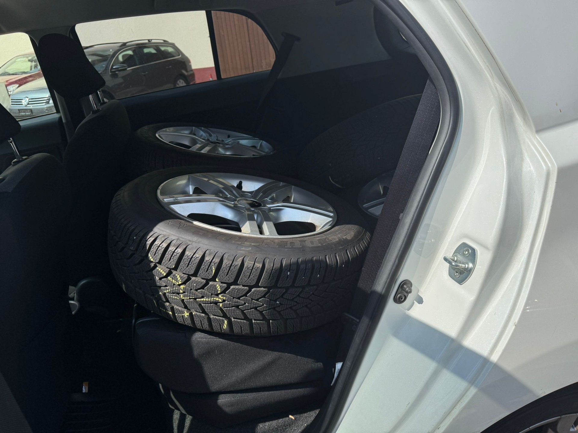 TOYOTA UrbanCruiser 1.4 D-4D Linea Sol 4WD-image-10