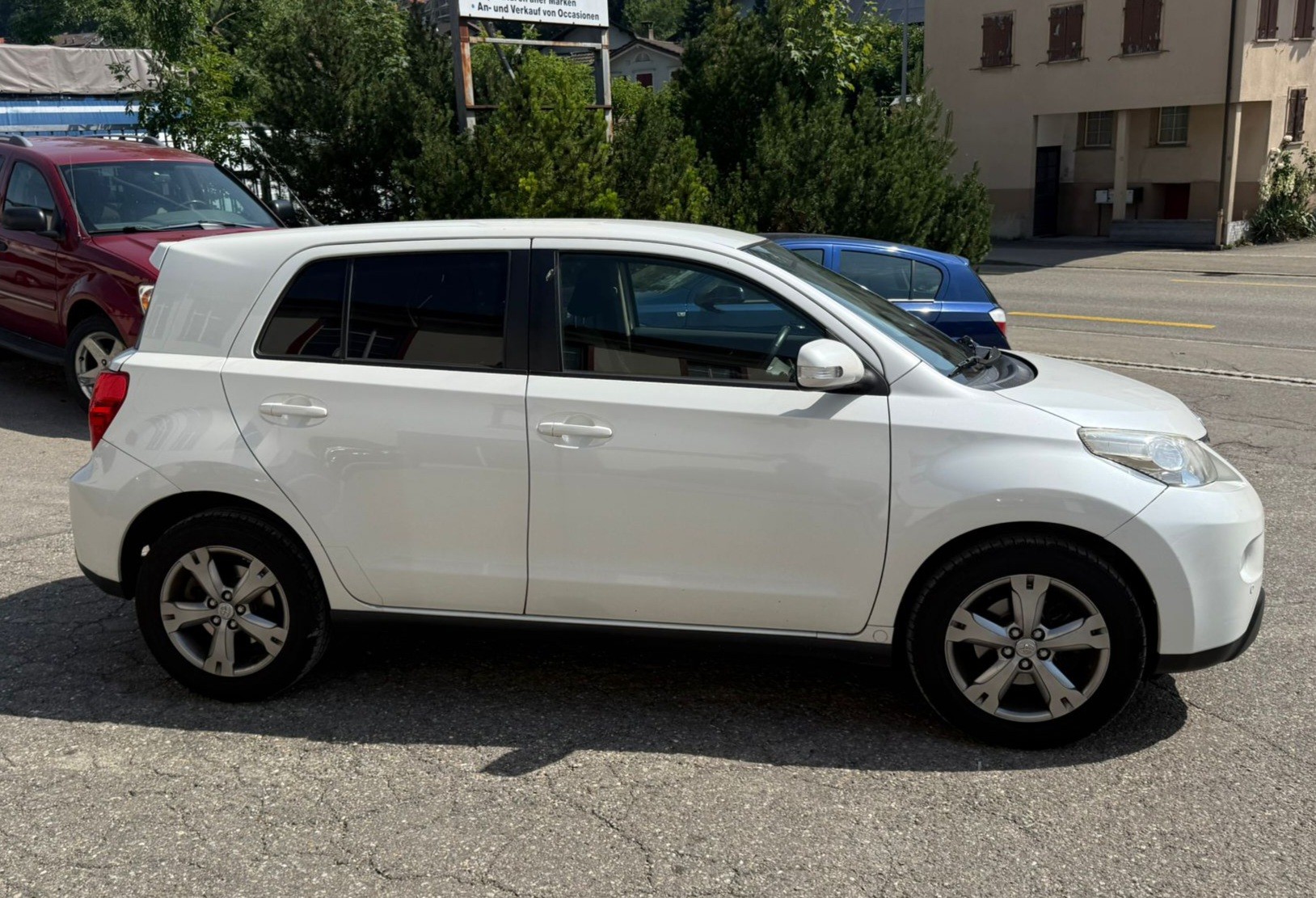 TOYOTA UrbanCruiser 1.4 D-4D Linea Sol 4WD-image-4
