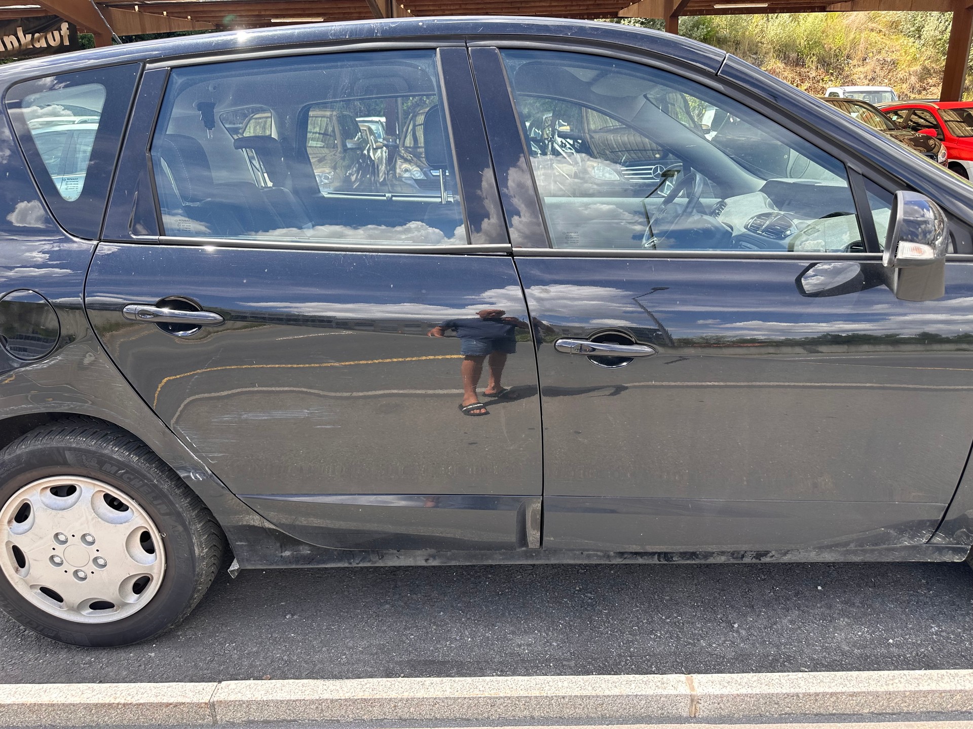 RENAULT Scénic 1.2 16V Turbo Swiss Edition-image-9