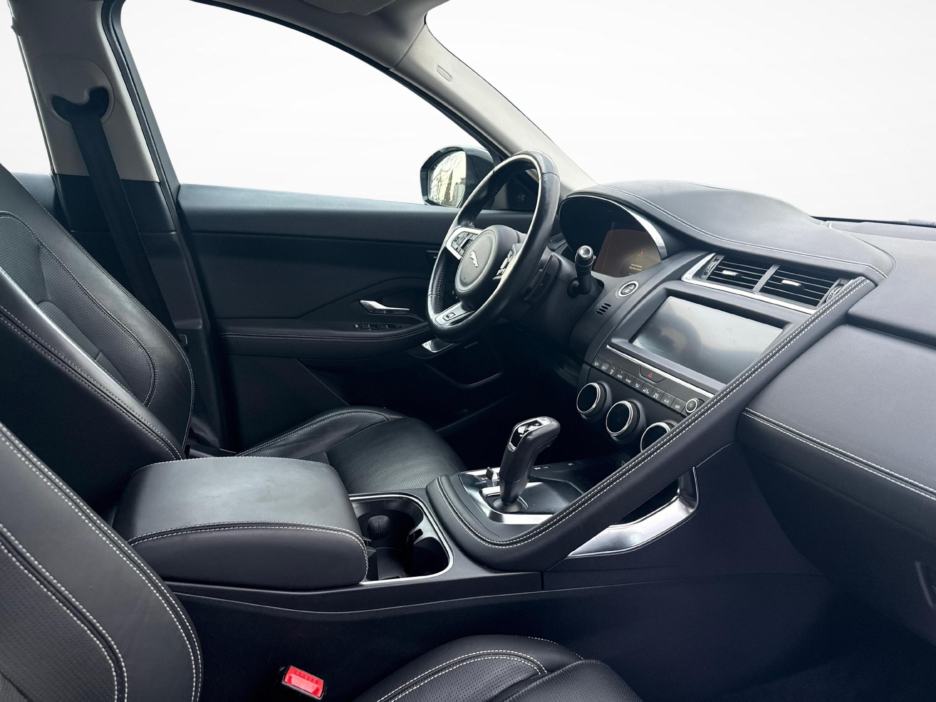 JAGUAR E-Pace 2.0 T 250 R-Dynamic HSE AWD-image-7