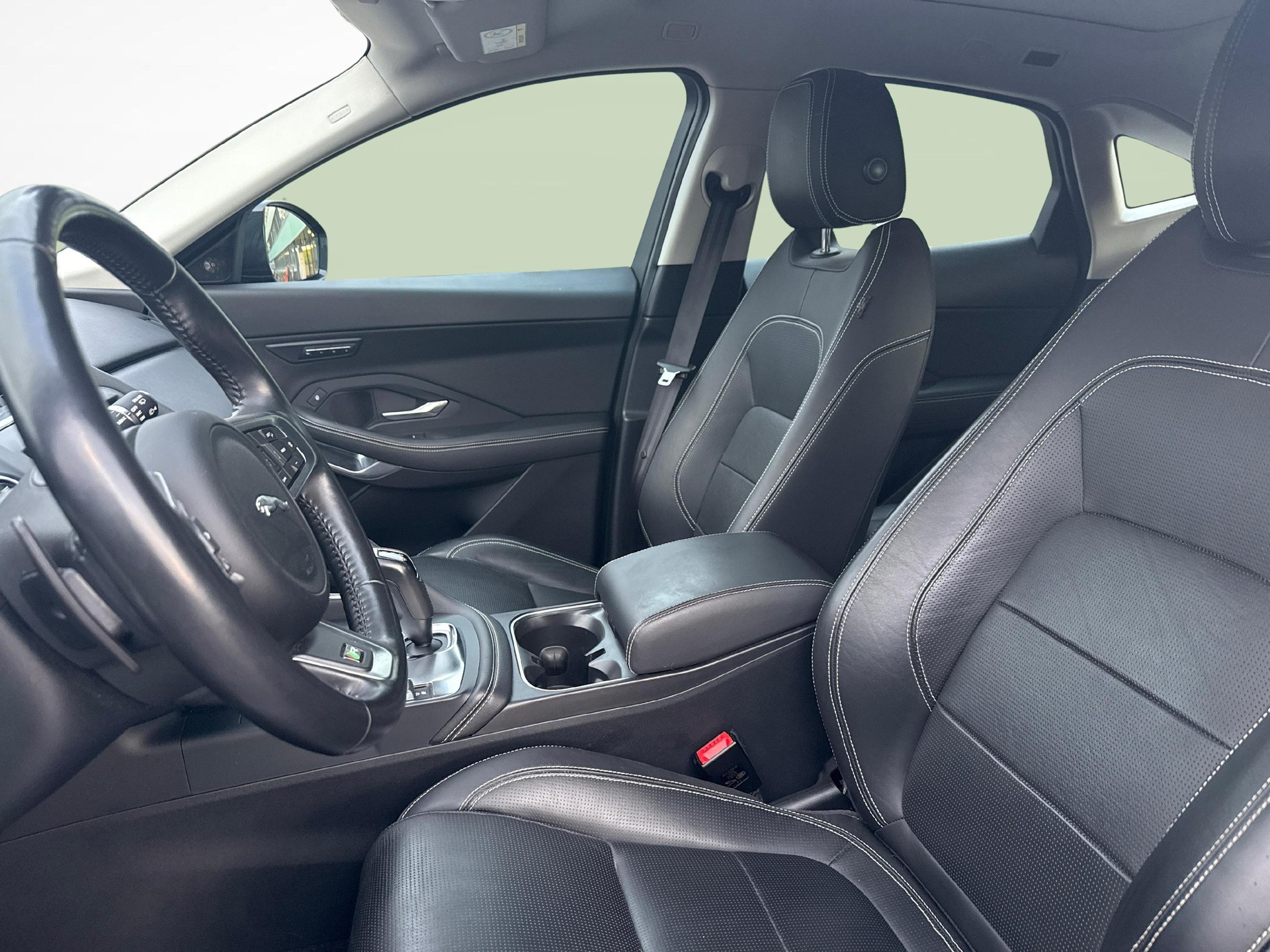 JAGUAR E-Pace 2.0 T 250 R-Dynamic HSE AWD-image-6
