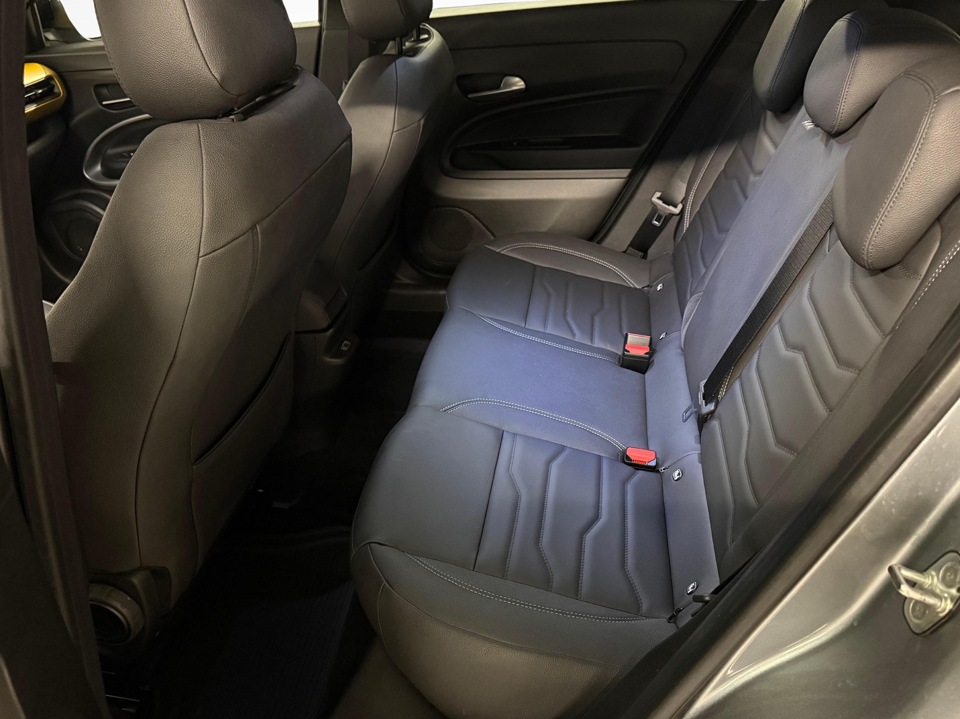 JEEP Avenger Summit-image-12