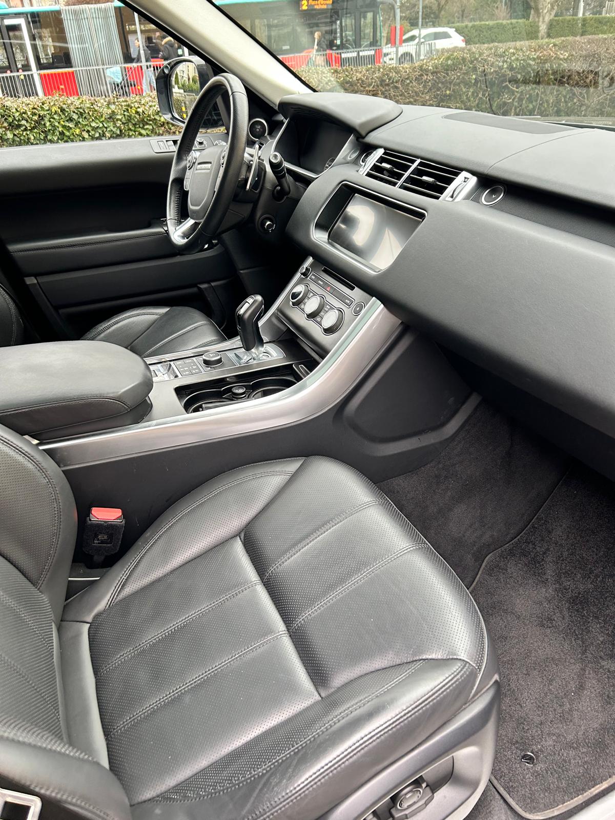 LAND ROVER 3.0 SDV6 HSE Dynamic-image-4