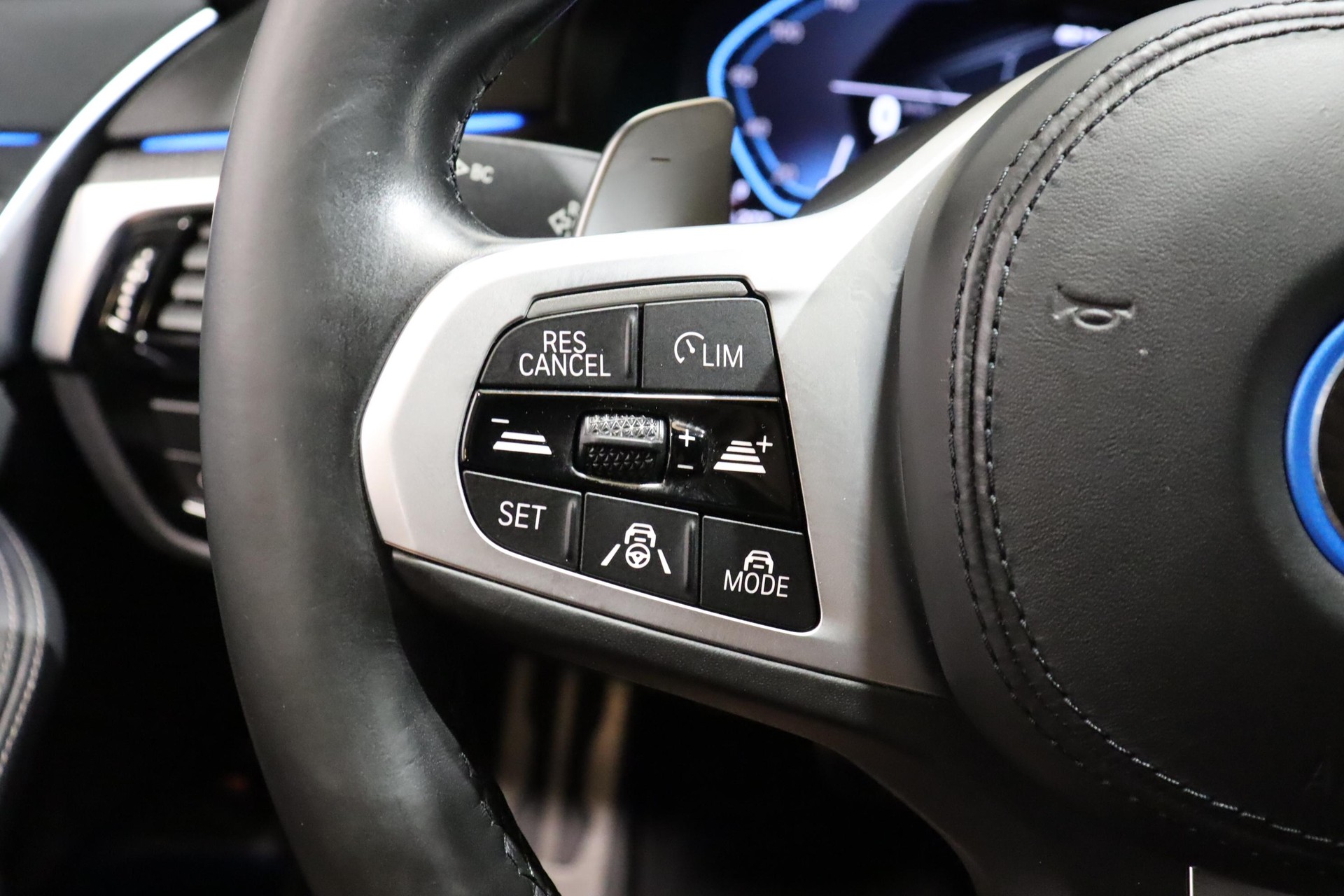 BMW 530e xDrive Touring-image-18