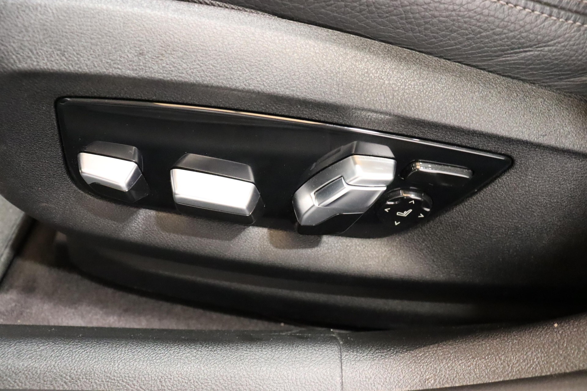 BMW 530e xDrive Touring-image-24