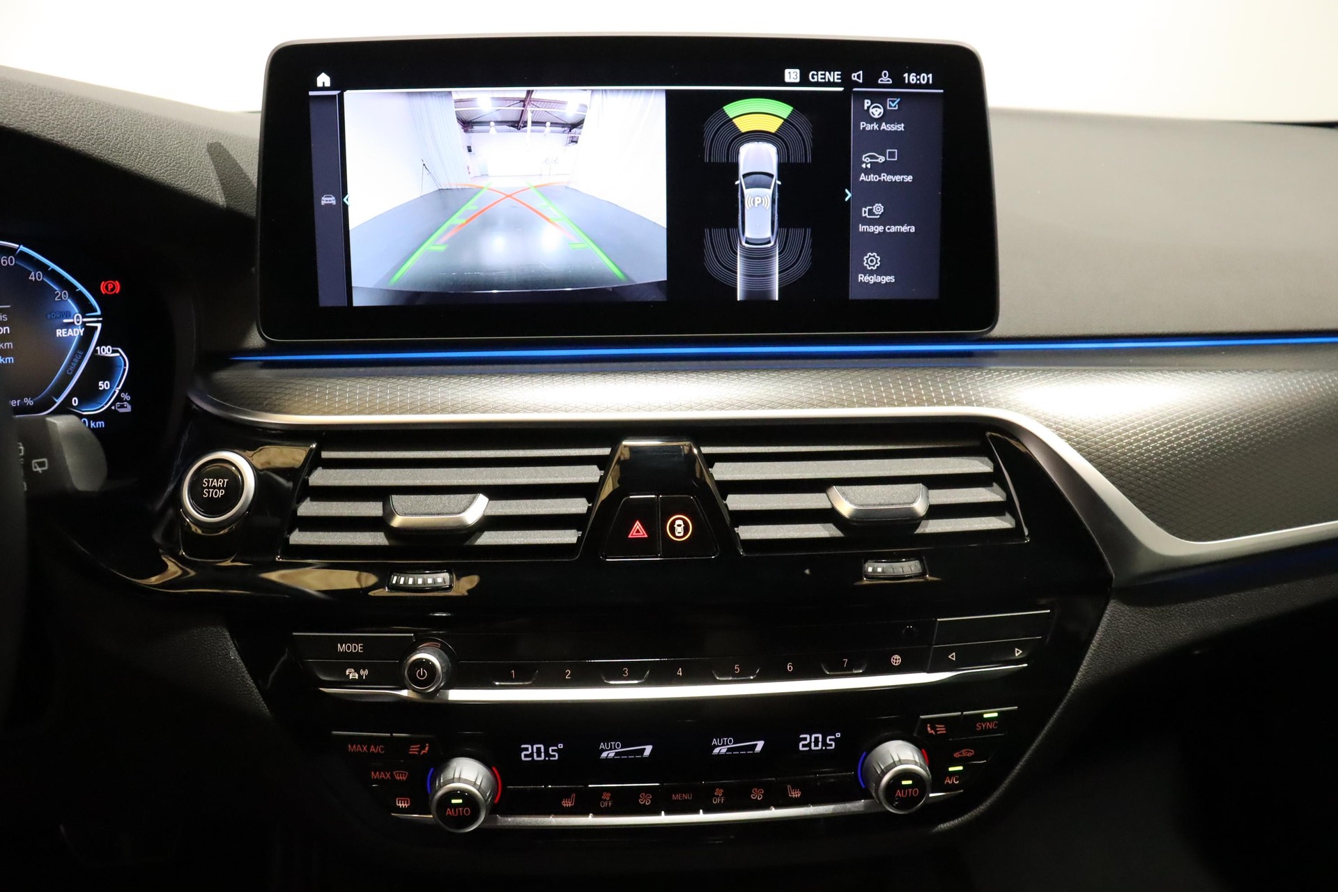 BMW 530e xDrive Touring-image-16