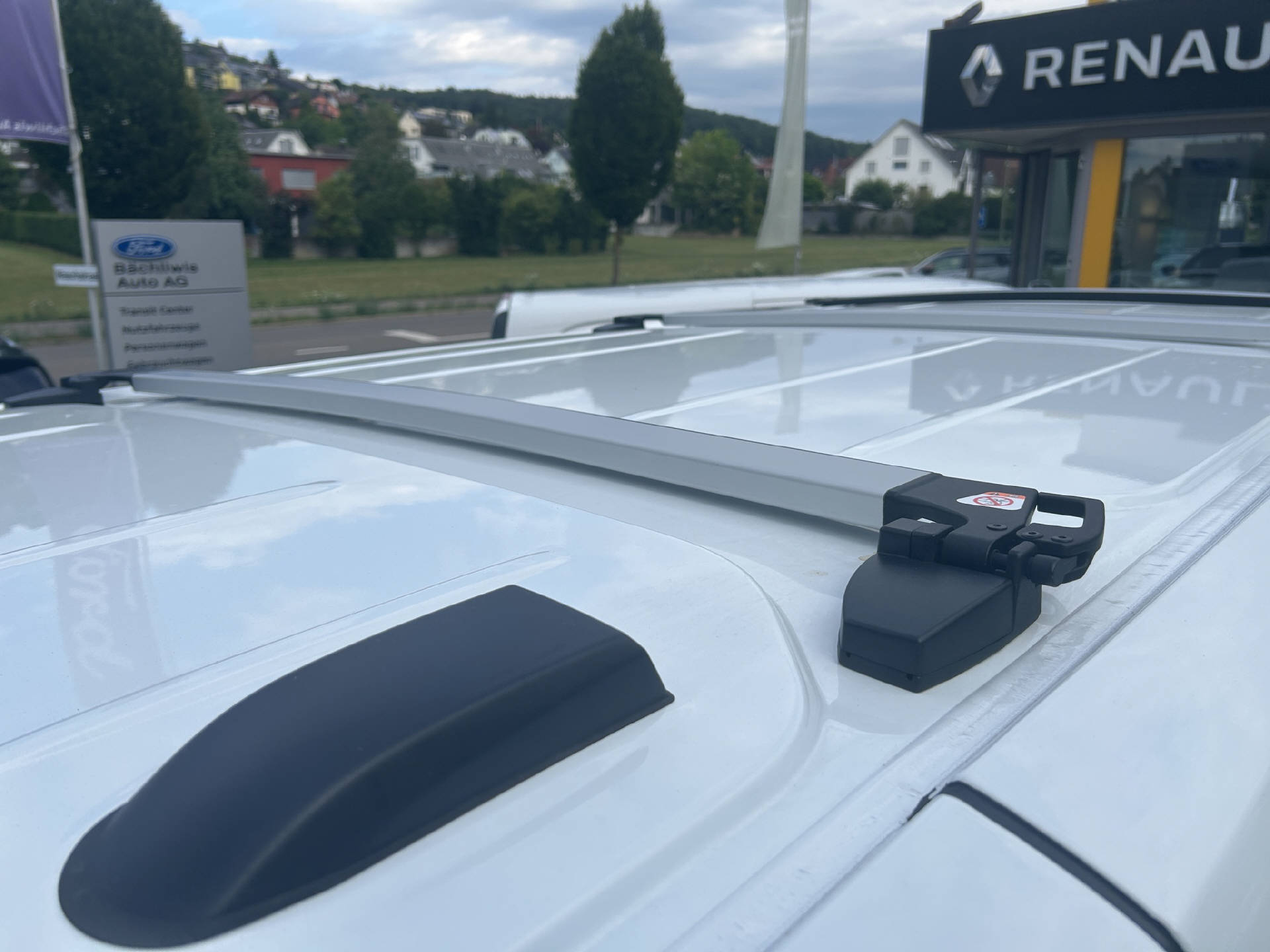 FORD Transit Custom Van 320 L1 2.5 Duratec 233 Trend PHEV-image-28