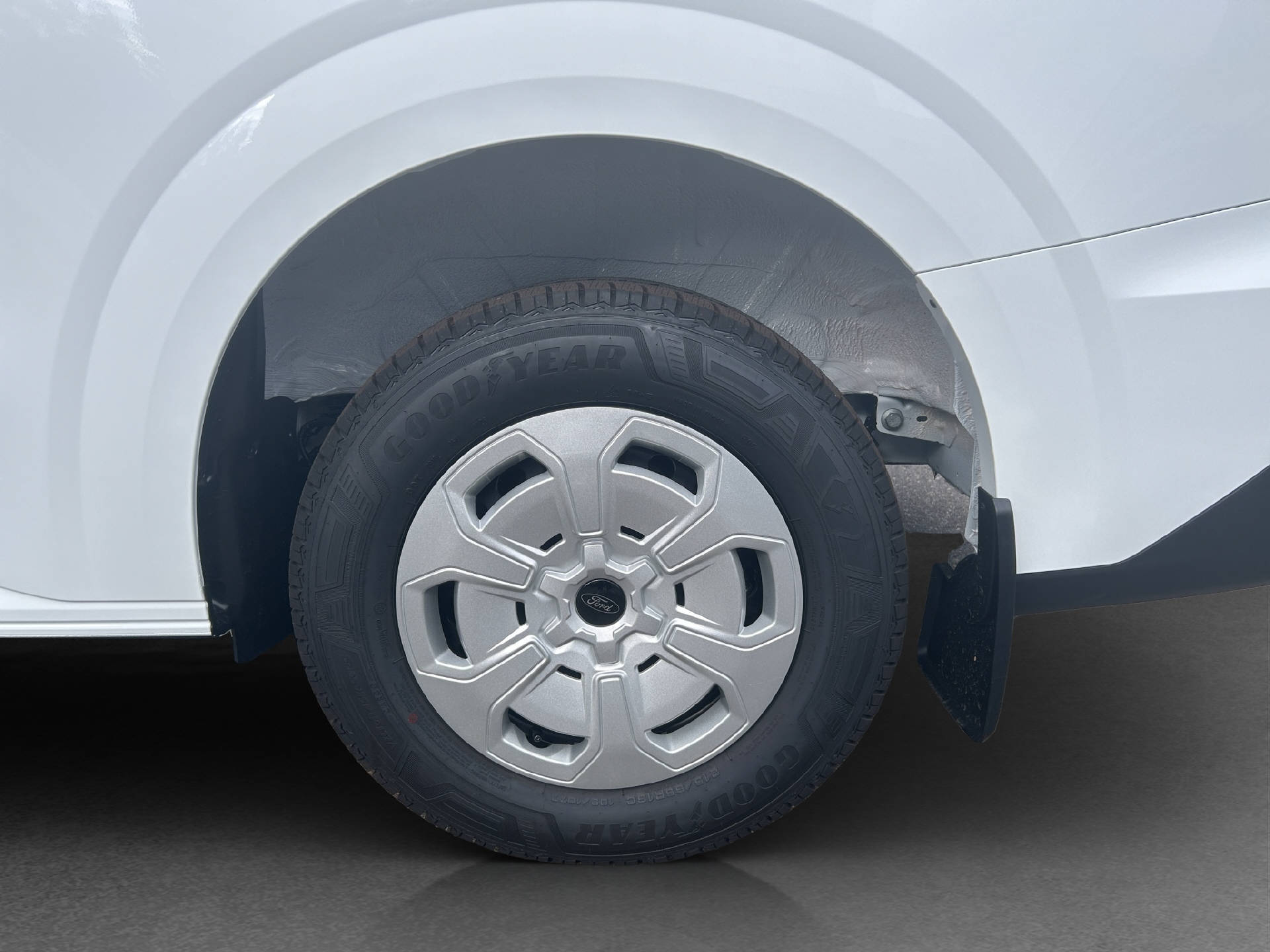 FORD Transit Custom Van 320 L1 2.5 Duratec 233 Trend PHEV-image-23