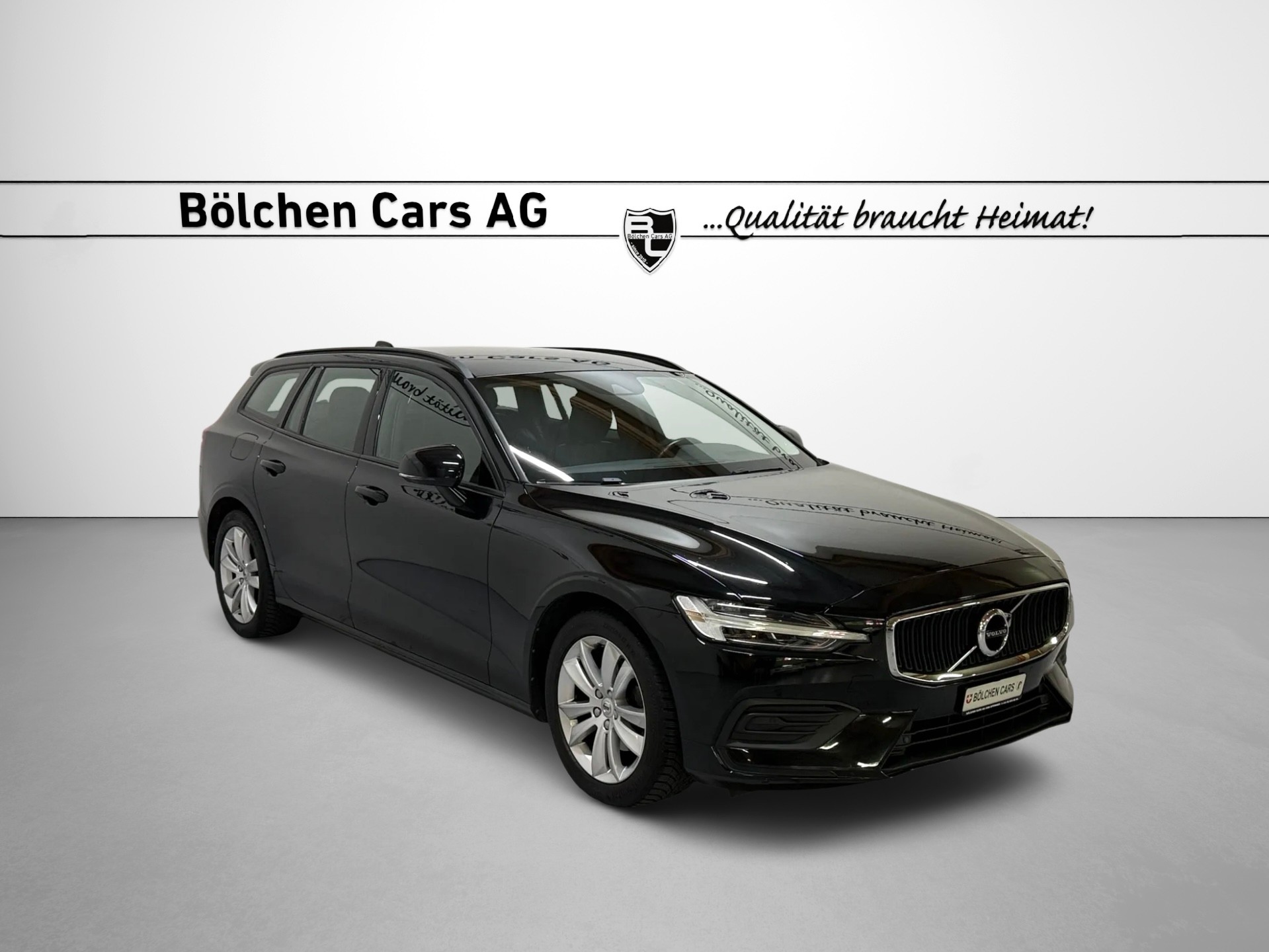 VOLVO V60 D3 Momentum Geartronic-image-0