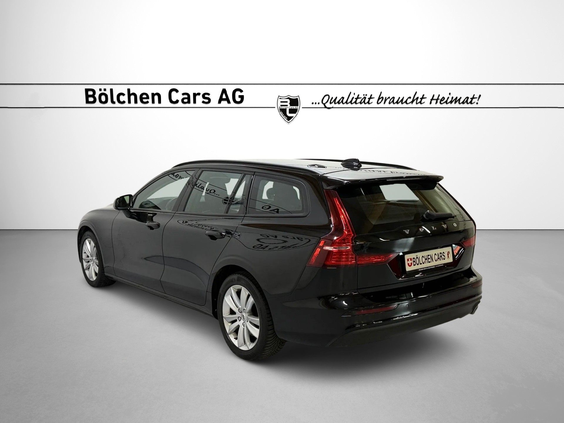 VOLVO V60 D3 Momentum Geartronic-image-3