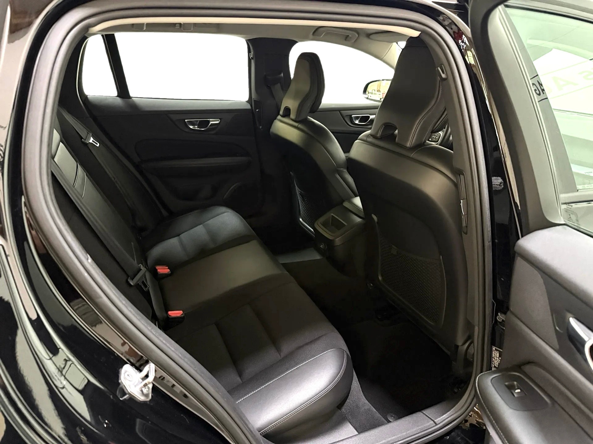VOLVO V60 D3 Momentum Geartronic-image-8