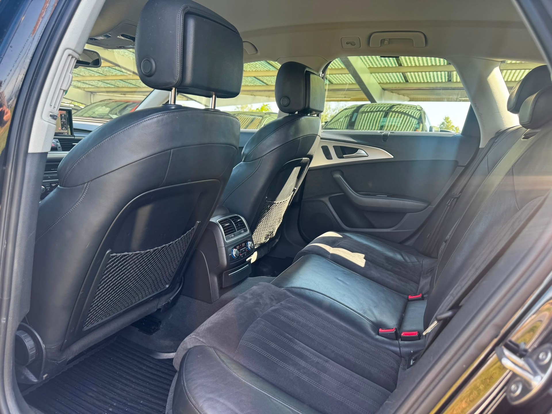 AUDI A6 Avant 2.0 TDI quattro S-tronic-image-11