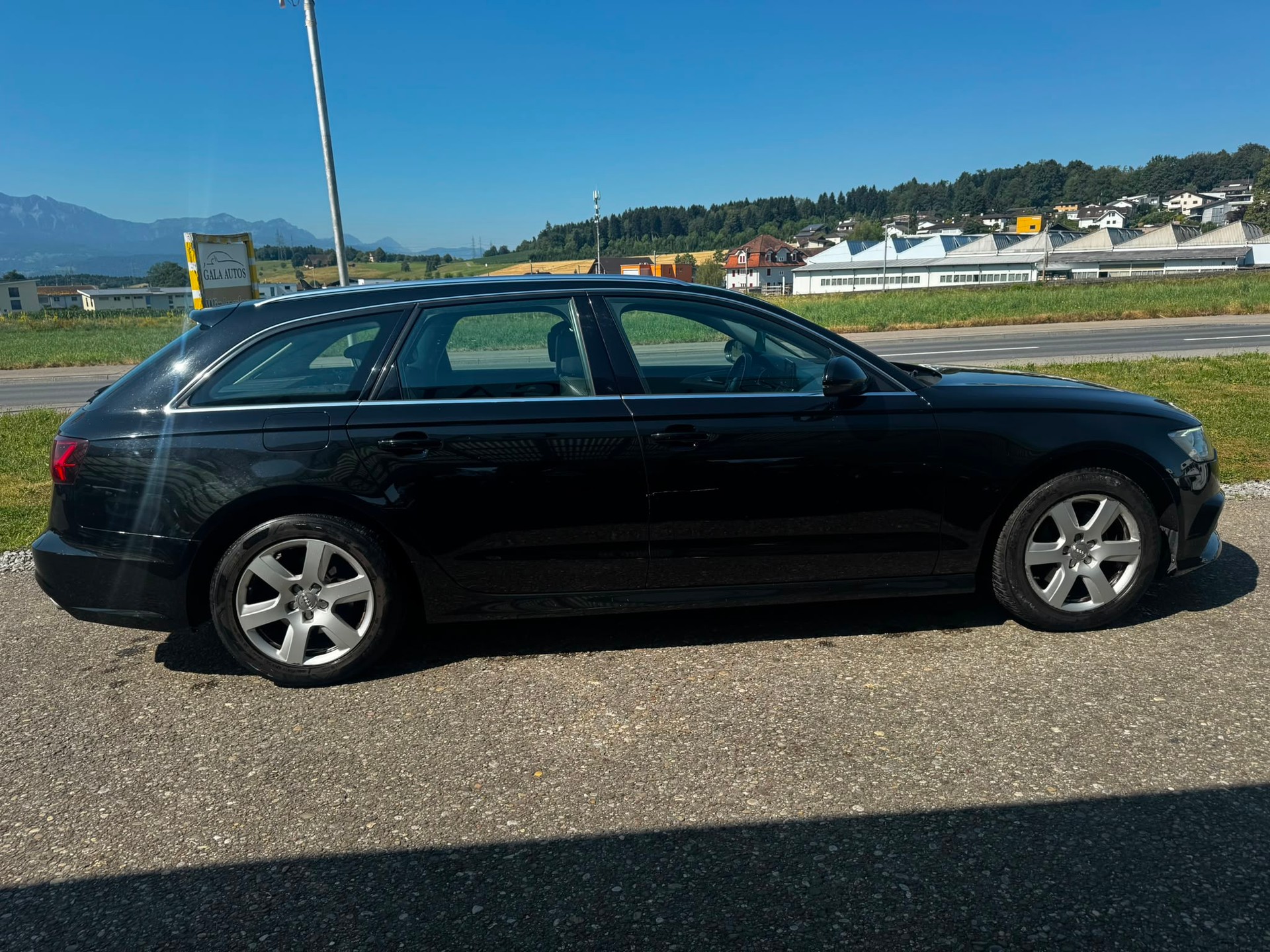 AUDI A6 Avant 2.0 TDI quattro S-tronic-image-3