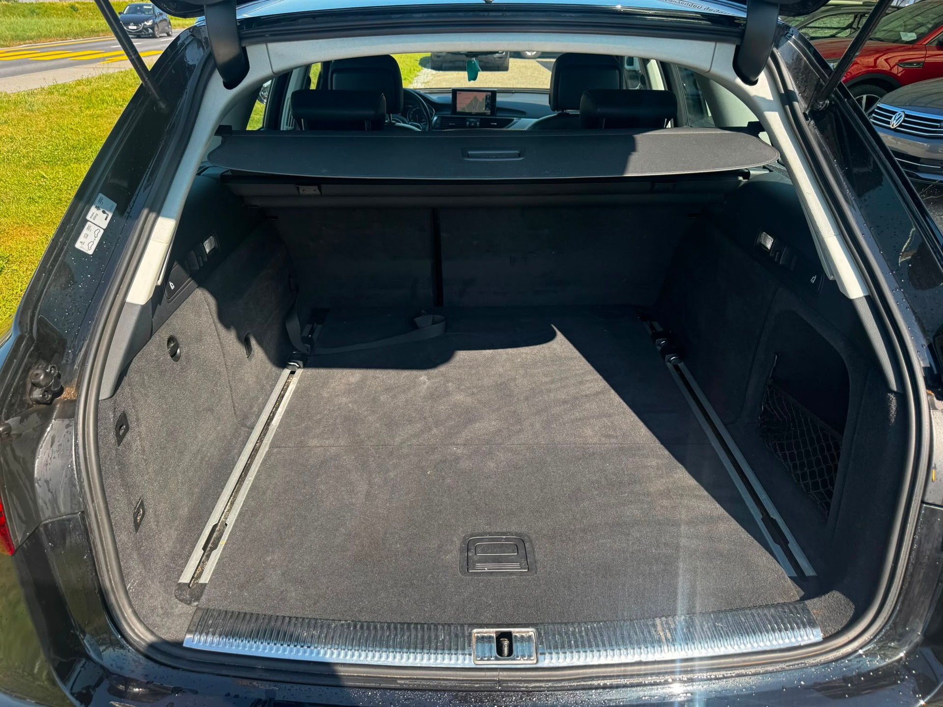AUDI A6 Avant 2.0 TDI quattro S-tronic-image-12