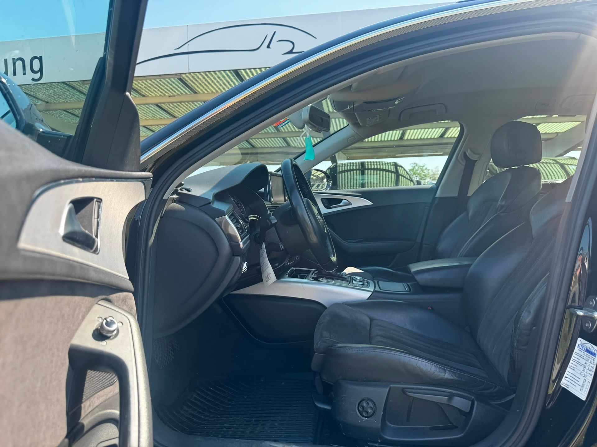 AUDI A6 Avant 2.0 TDI quattro S-tronic-image-8