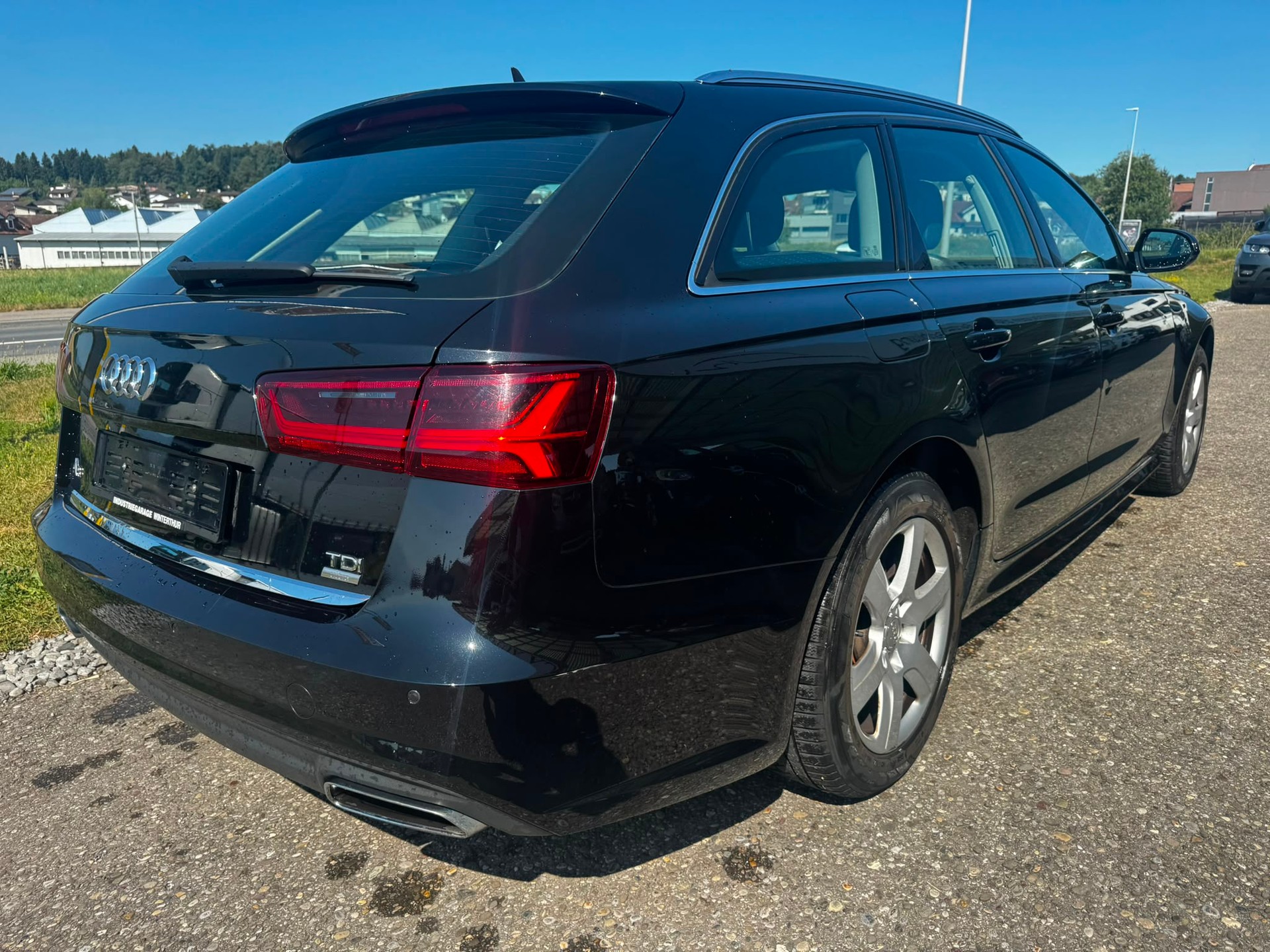 AUDI A6 Avant 2.0 TDI quattro S-tronic-image-4