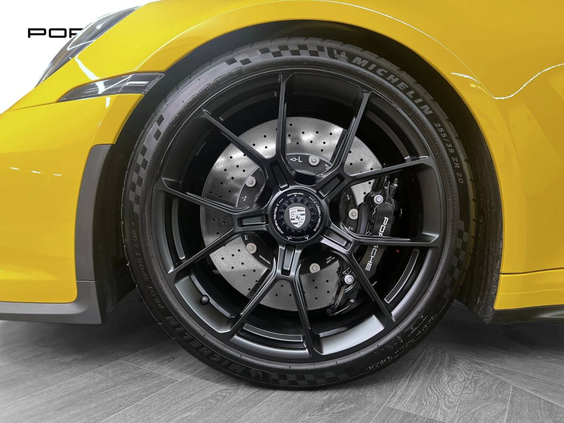 PORSCHE 911 GT3 mit Touring-Paket-image-10