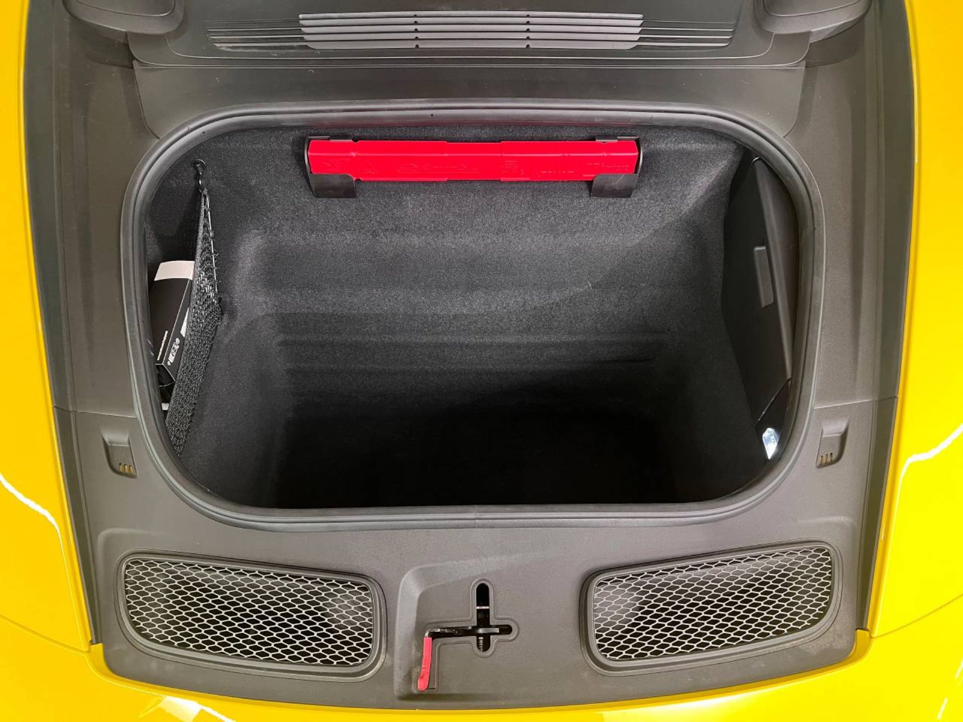 PORSCHE 911 GT3 mit Touring-Paket-image-13