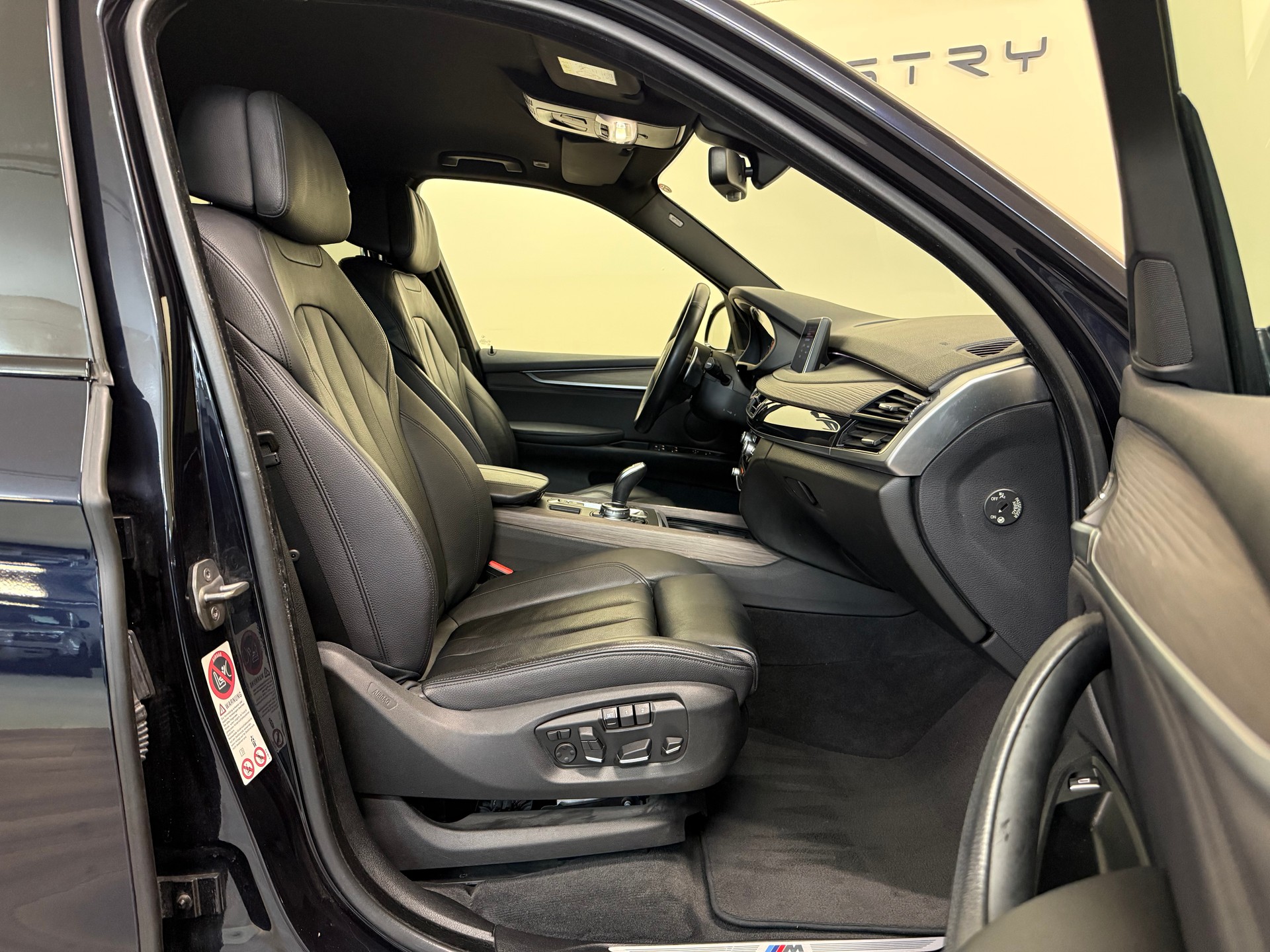 BMW X5 xDrive 30d Steptronic M-Sportpaket-image-27