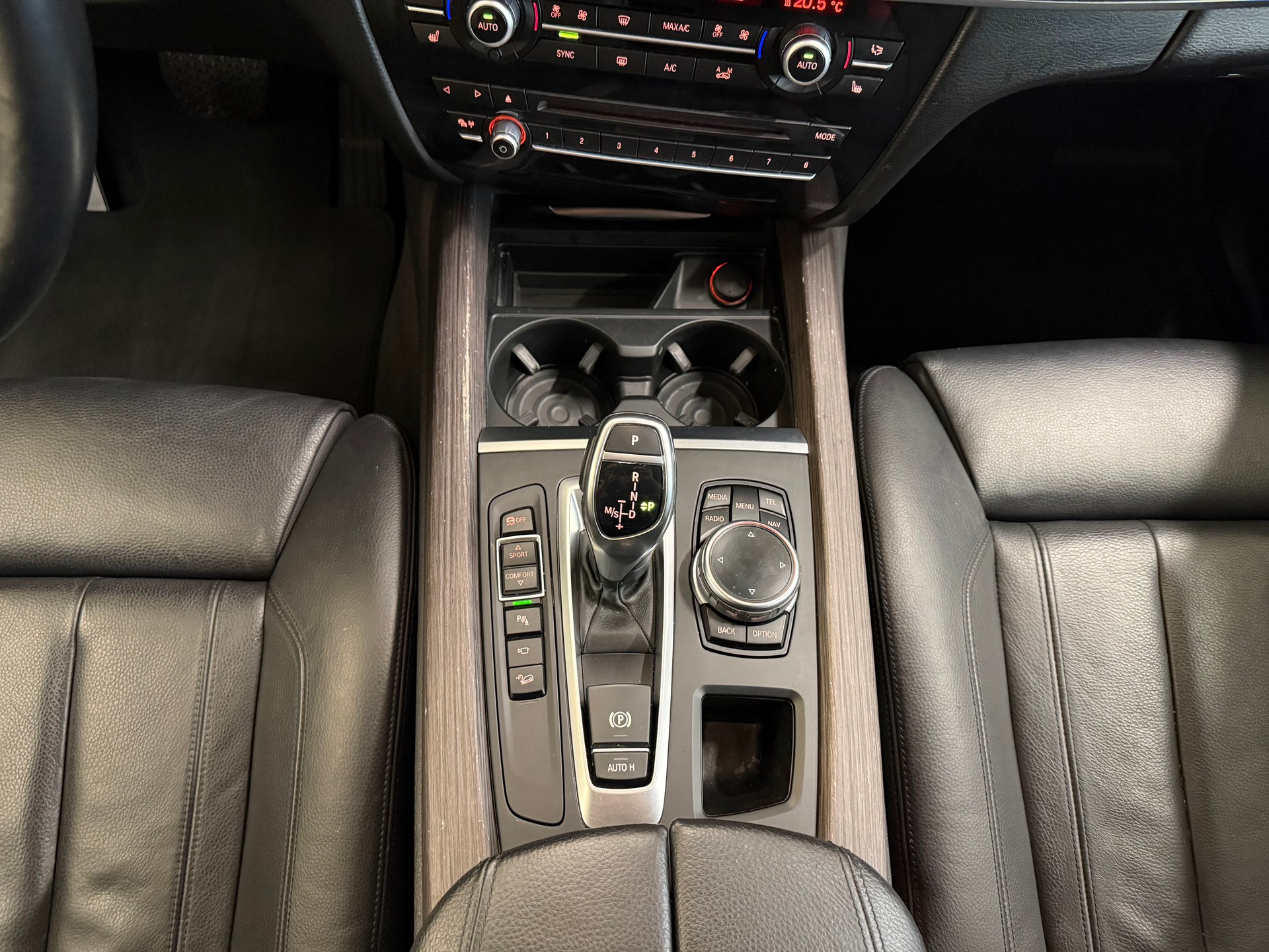 BMW X5 xDrive 30d Steptronic M-Sportpaket-image-23
