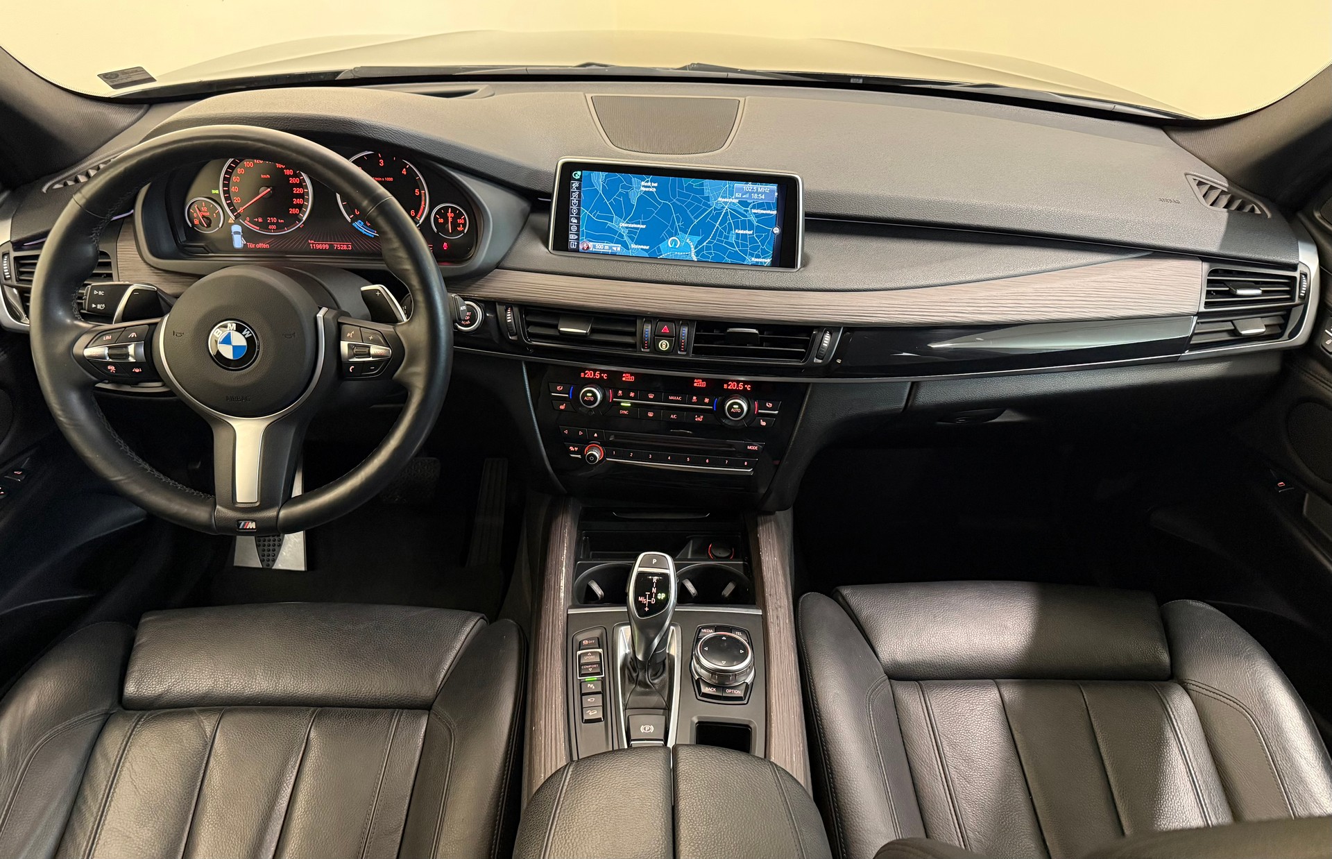 BMW X5 xDrive 30d Steptronic M-Sportpaket-image-14