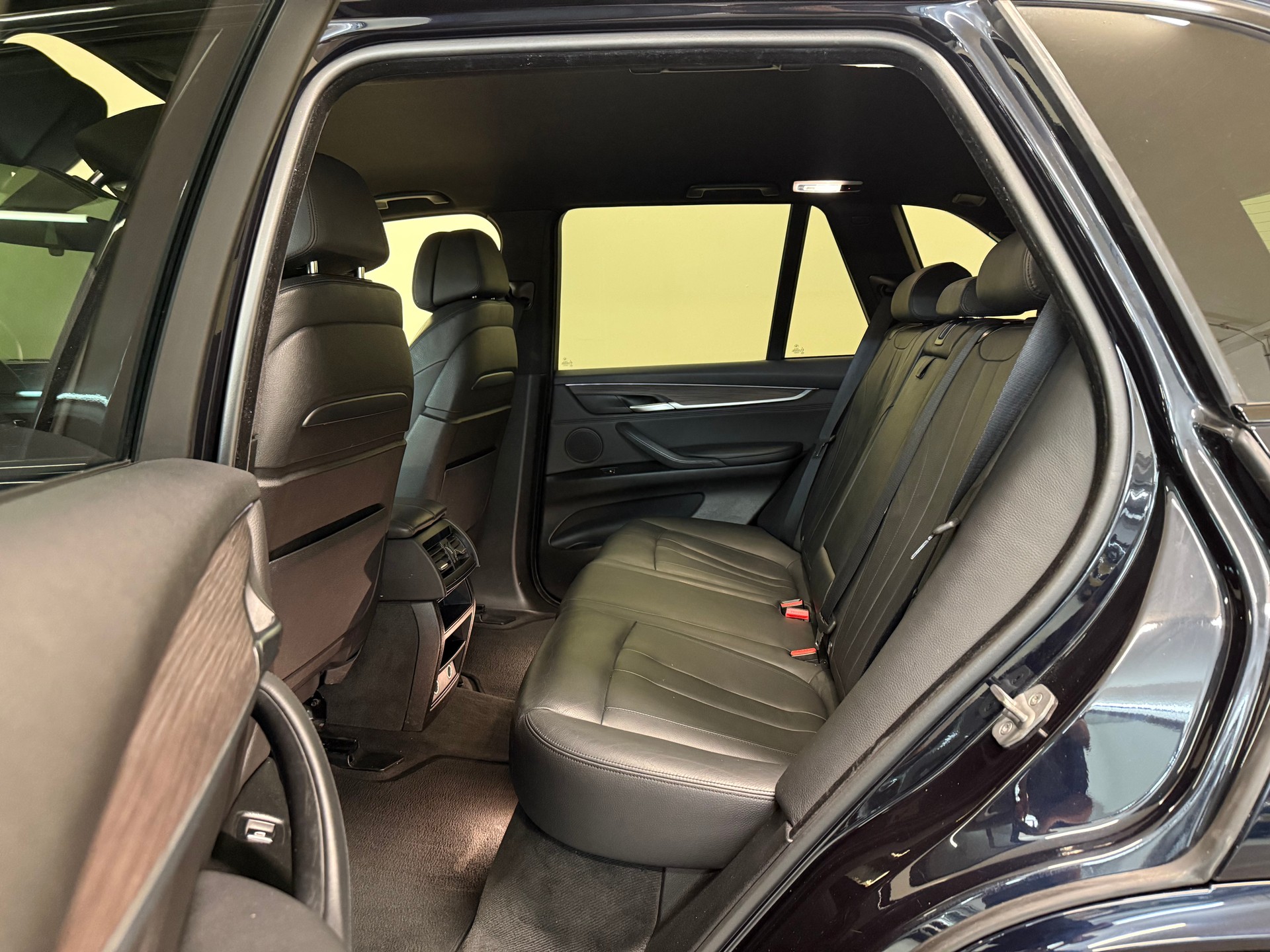 BMW X5 xDrive 30d Steptronic M-Sportpaket-image-24