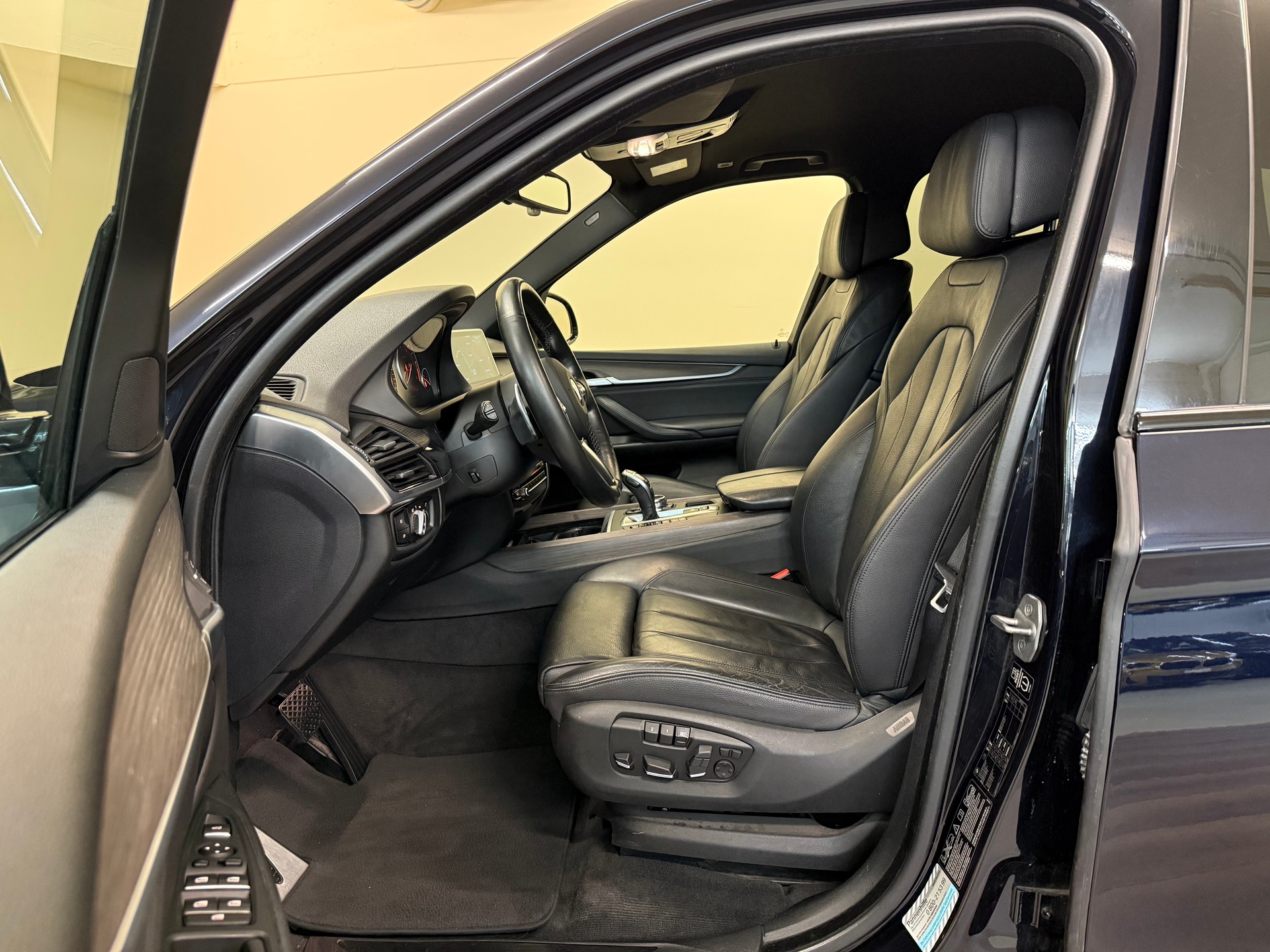 BMW X5 xDrive 30d Steptronic M-Sportpaket-image-12