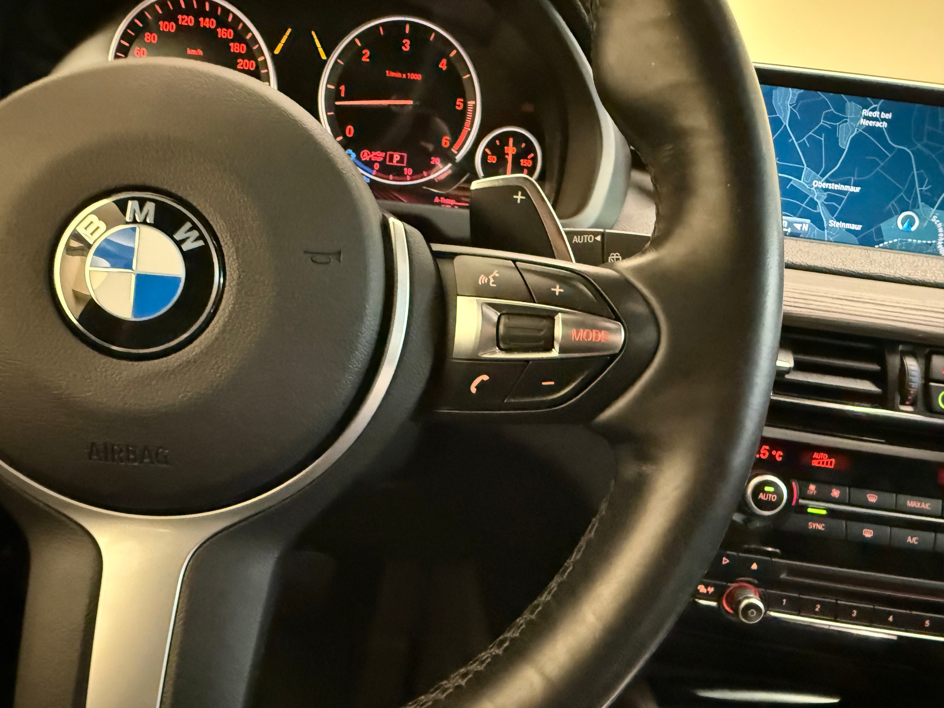 BMW X5 xDrive 30d Steptronic M-Sportpaket-image-17