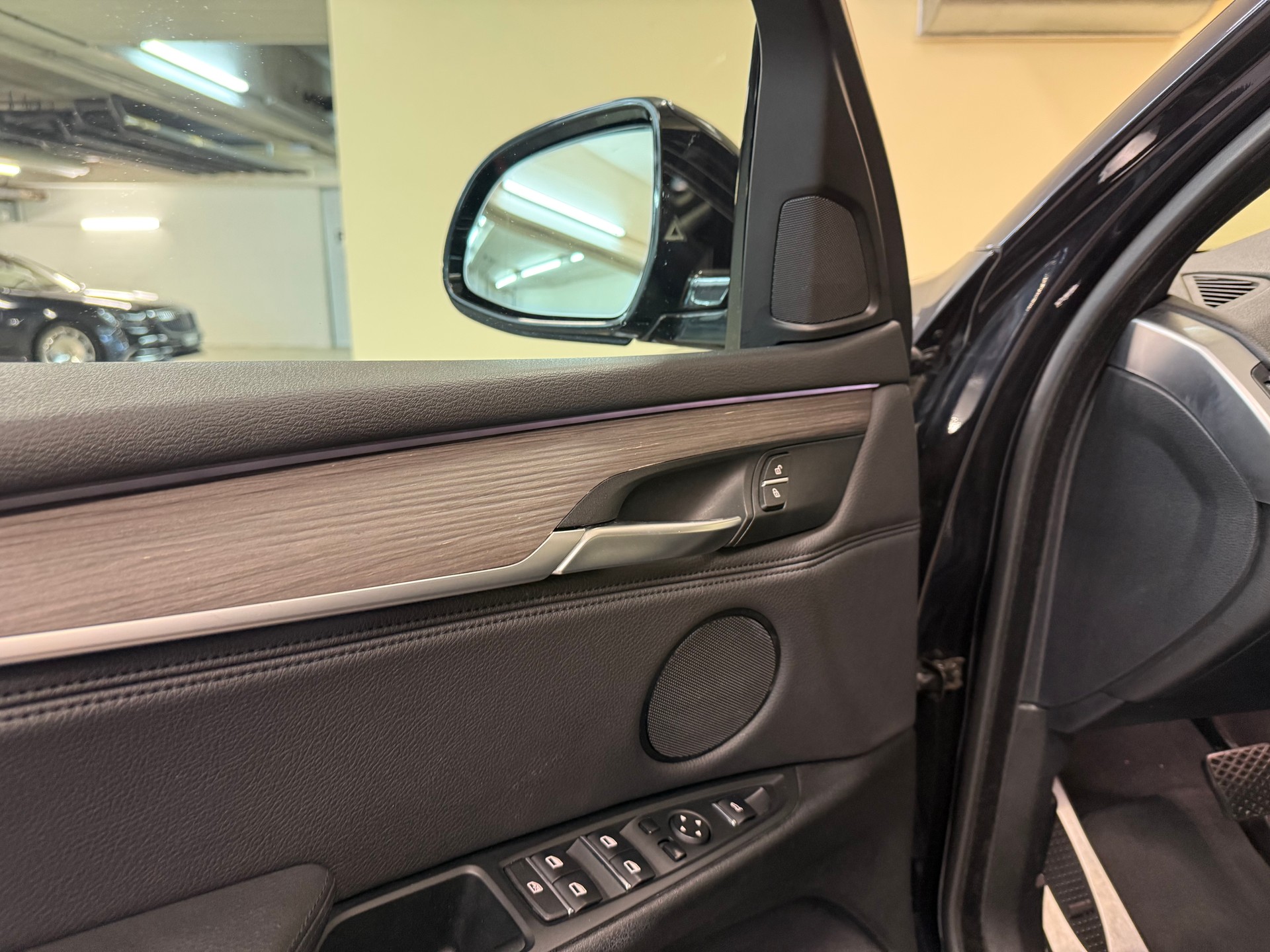 BMW X5 xDrive 30d Steptronic M-Sportpaket-image-11