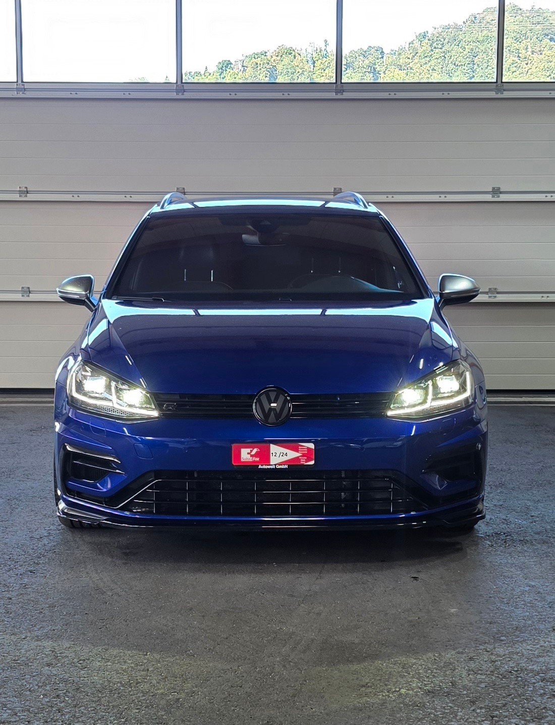 VW Golf Variant 2.0 TSI R 4Motion DSG-image-7