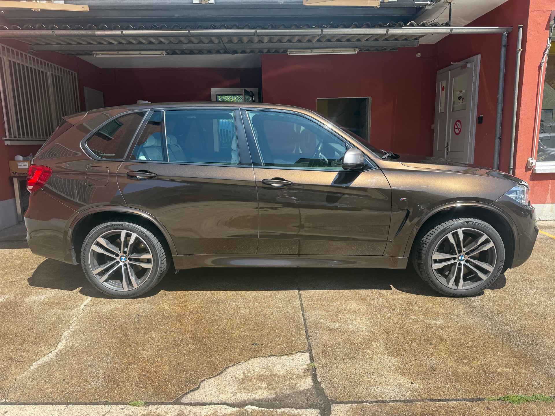 BMW X5 xDrive M50d Steptronic-showroom-element-1
