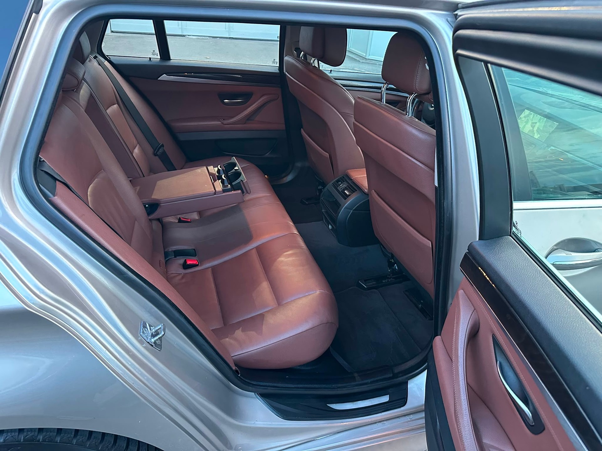 BMW 525d xDrive Touring Steptronic-image-16