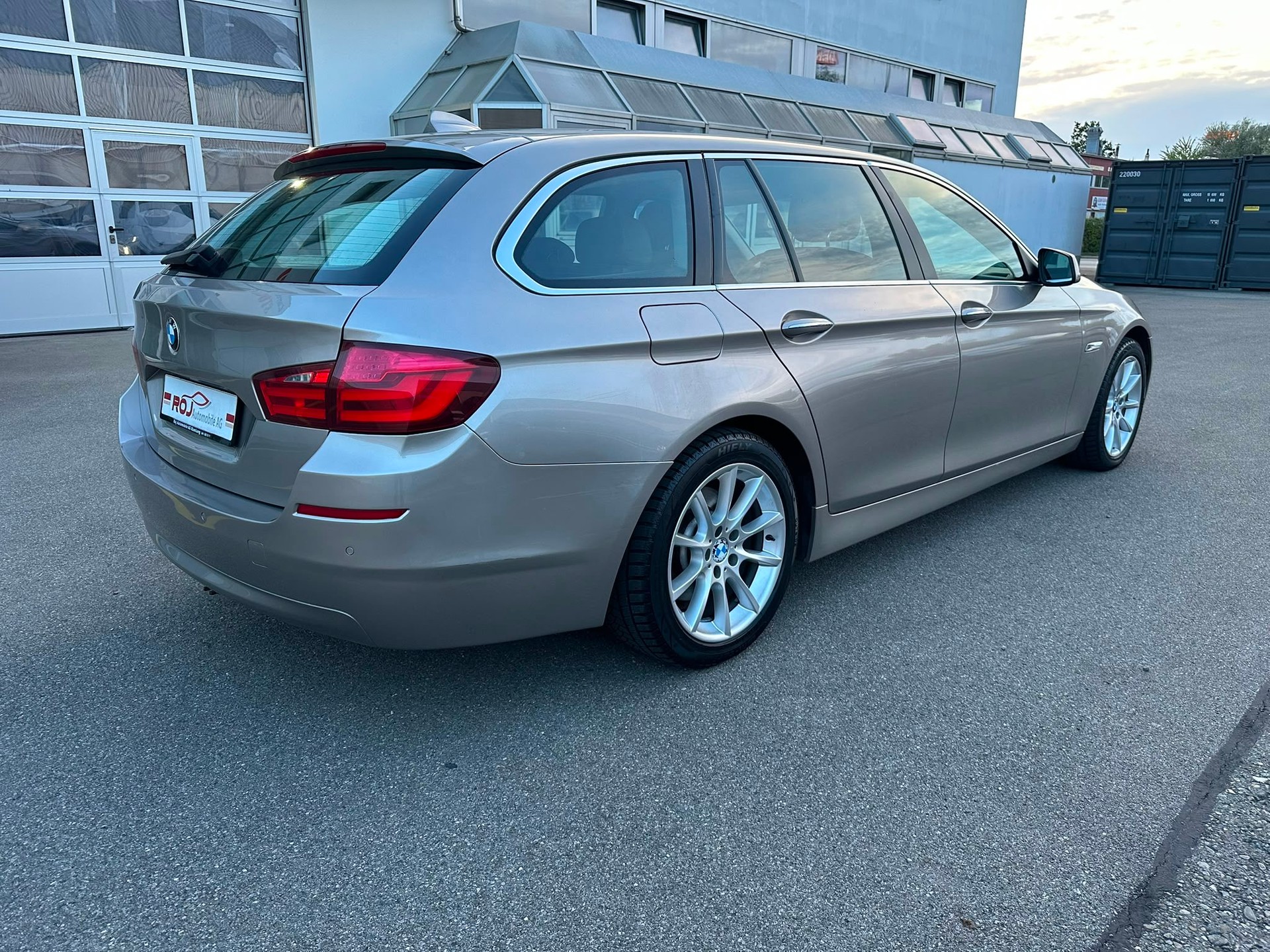 BMW 525d xDrive Touring Steptronic-image-5