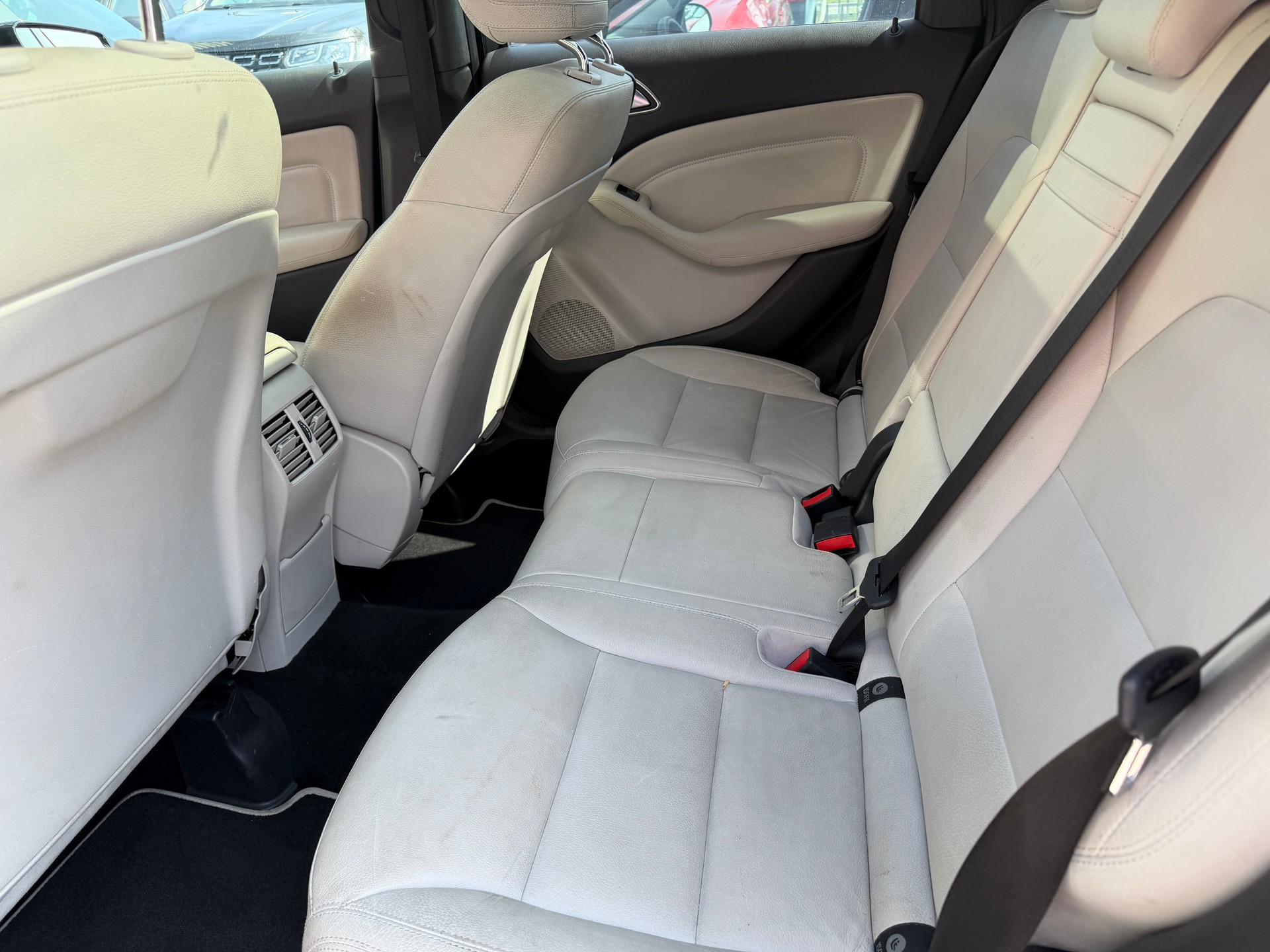 MERCEDES-BENZ B 200 7G-DCT-image-13