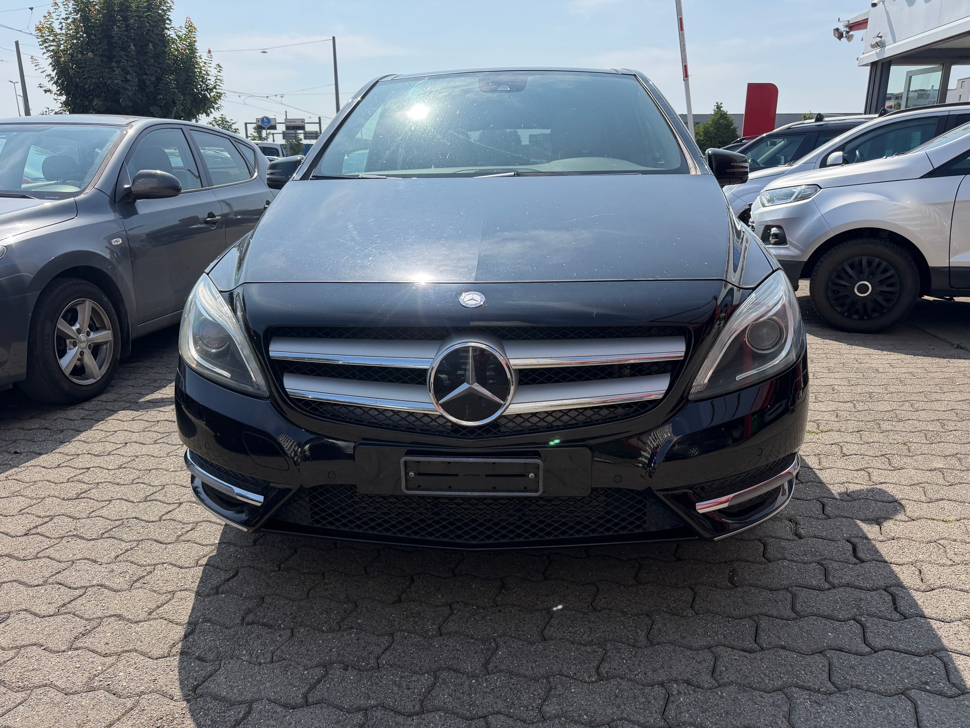 MERCEDES-BENZ B 200 7G-DCT-showroom-element-2