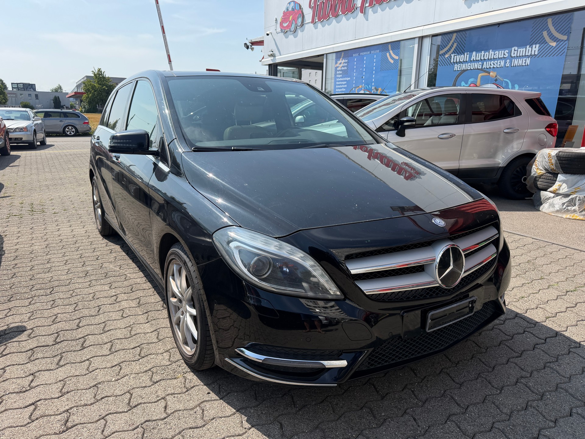 MERCEDES-BENZ B 200 7G-DCT-showroom-element-1