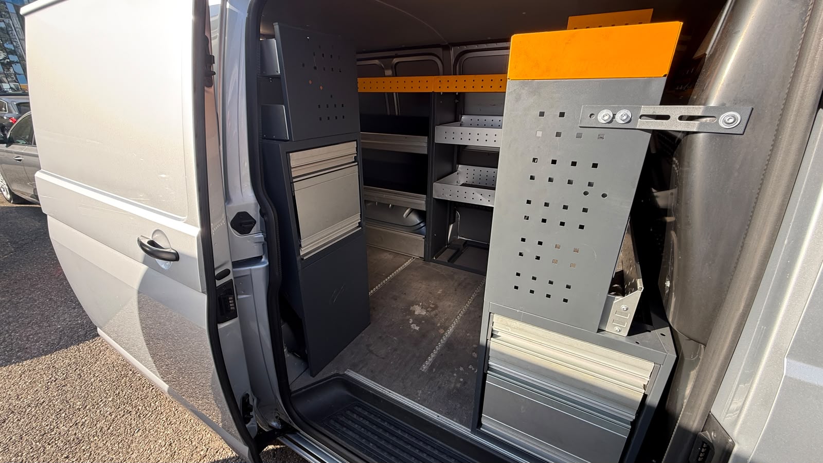 VW T6.1 2.0 TDI EINBAU-SCHRÄNKE!!!-image-27