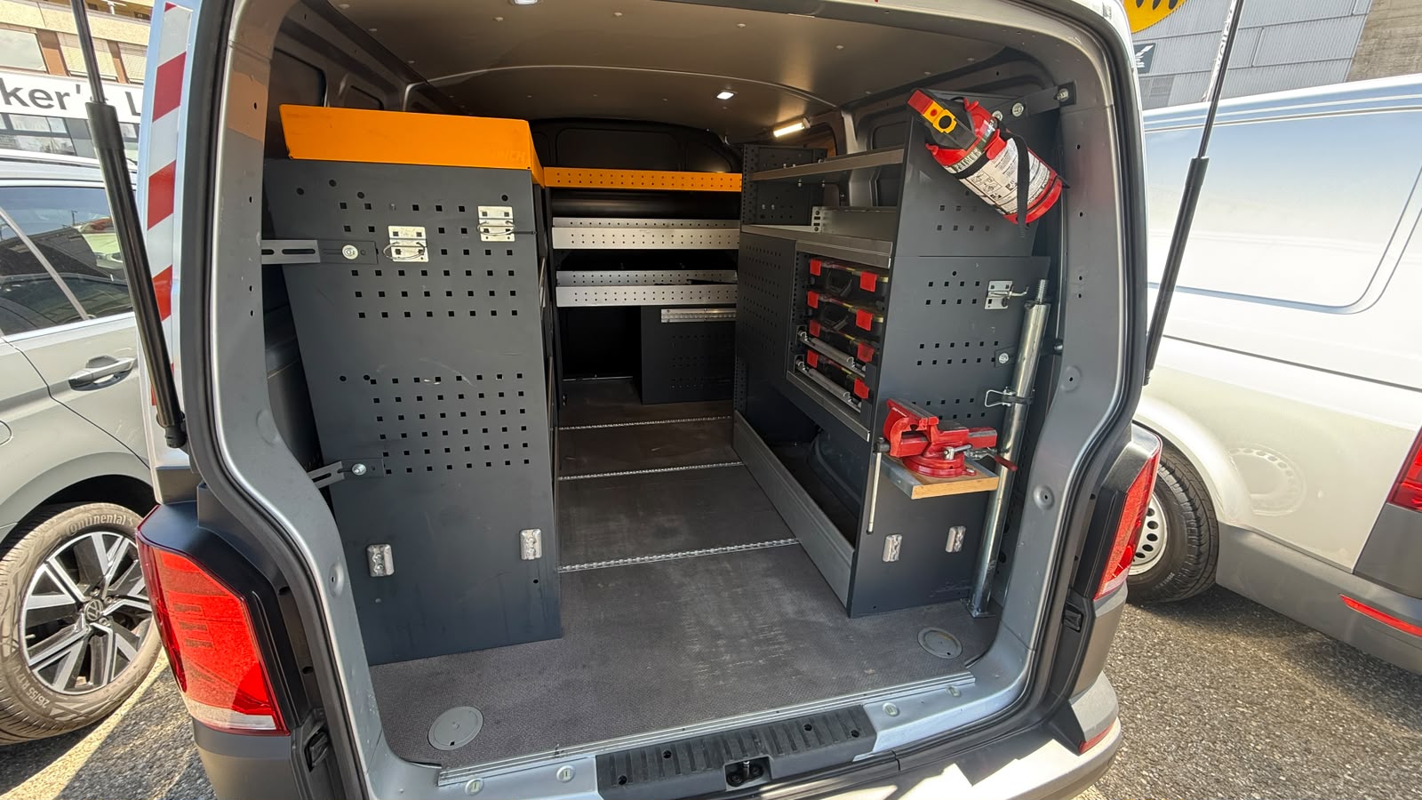 VW T6.1 2.0 TDI EINBAU-SCHRÄNKE!!!-image-24