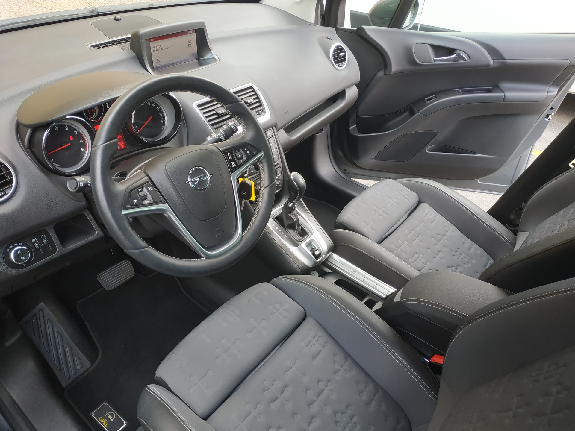 OPEL Meriva 1.4 Turbo Cosmo Automatic-image-11